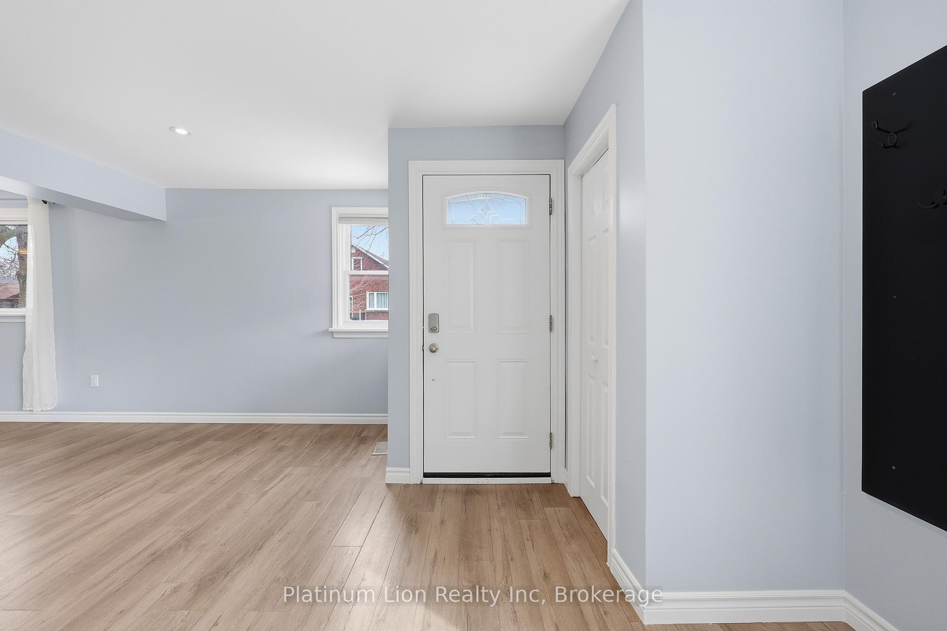 Photo 4 of 6581 Riall Street, Niagara Falls, Stamford — HOMEH