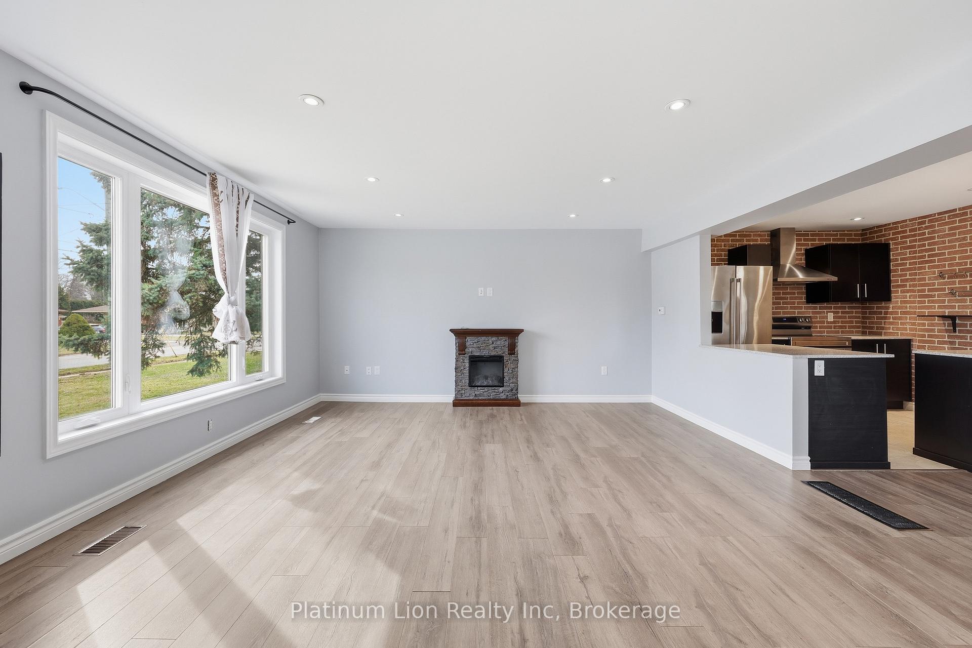 Photo 5 of 6581 Riall Street, Niagara Falls, Stamford — HOMEH
