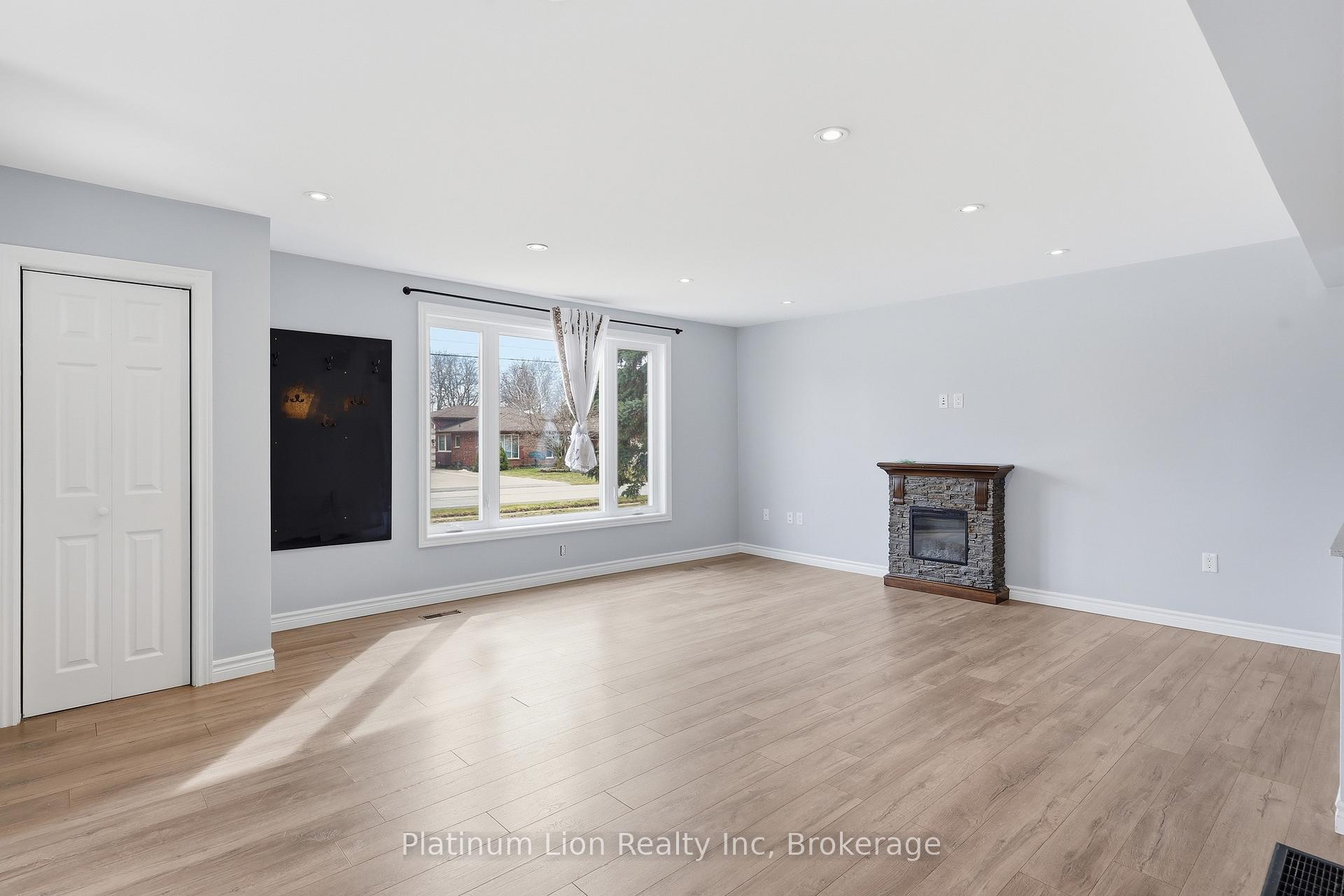 Photo 6 of 6581 Riall Street, Niagara Falls, Stamford — HOMEH