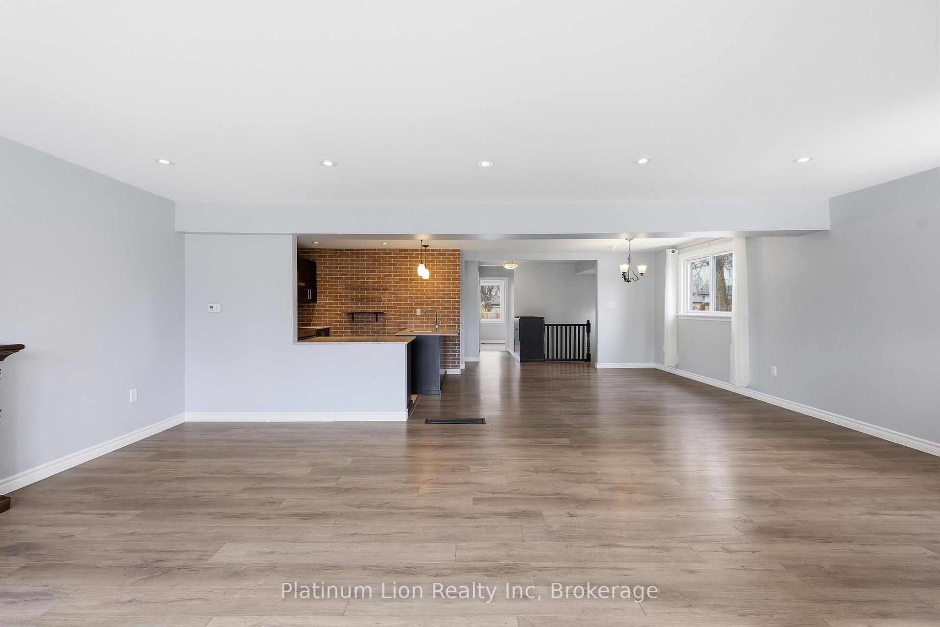 Photo 7 of 6581 Riall Street, Niagara Falls, Stamford — HOMEH