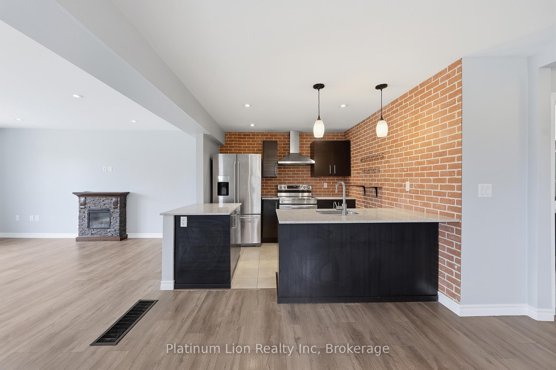 Photo 9 of 6581 Riall Street, Niagara Falls, Stamford — HOMEH