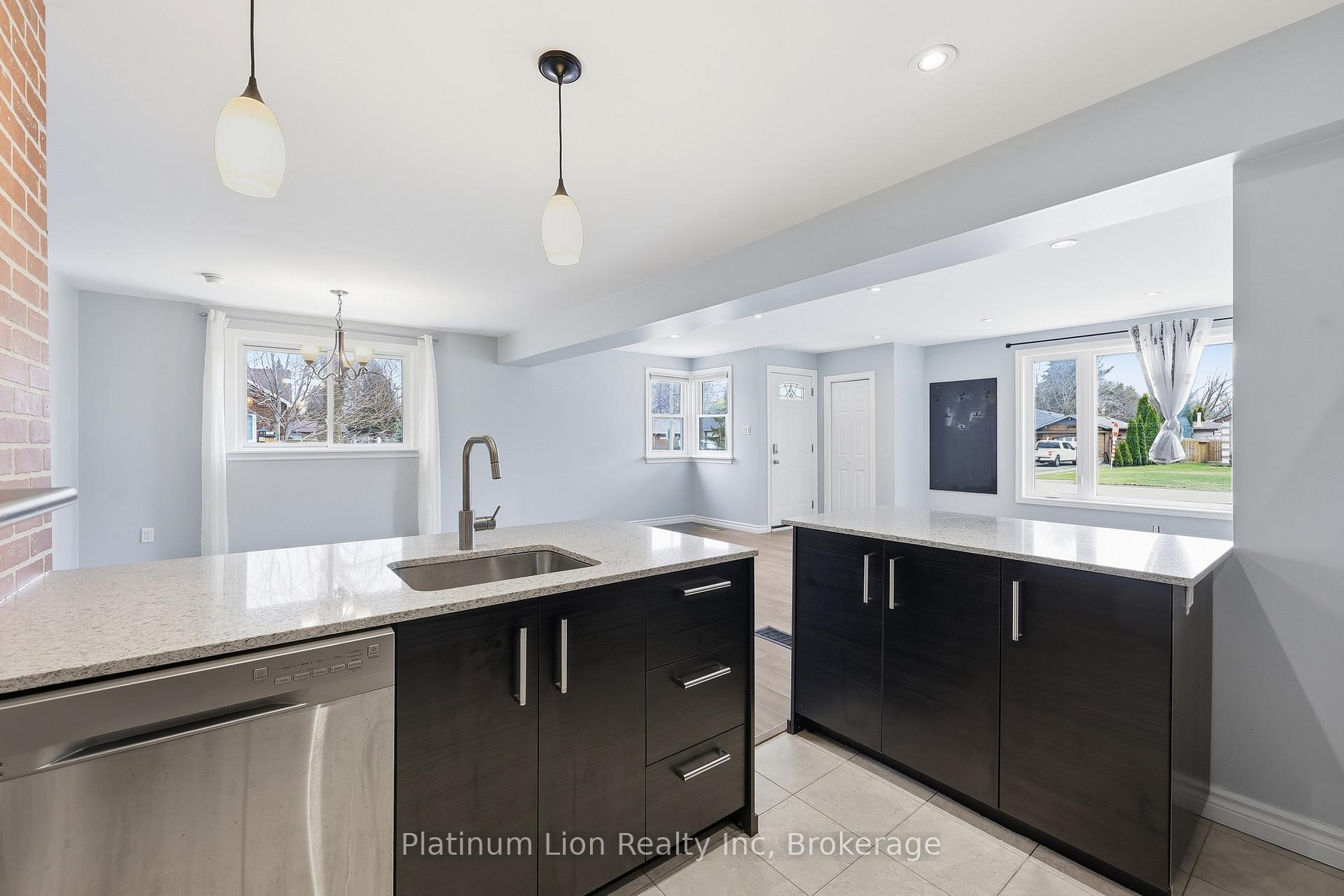 Photo 11 of 6581 Riall Street, Niagara Falls, Stamford — HOMEH