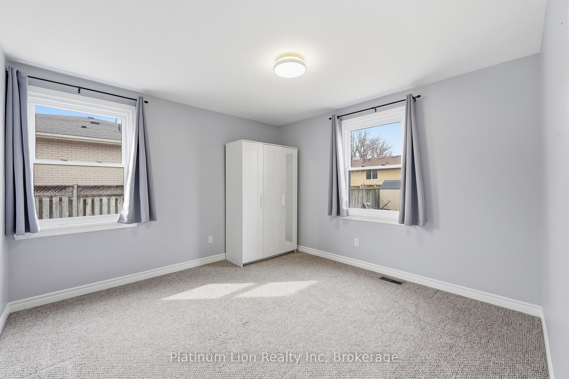 Photo 13 of 6581 Riall Street, Niagara Falls, Stamford — HOMEH