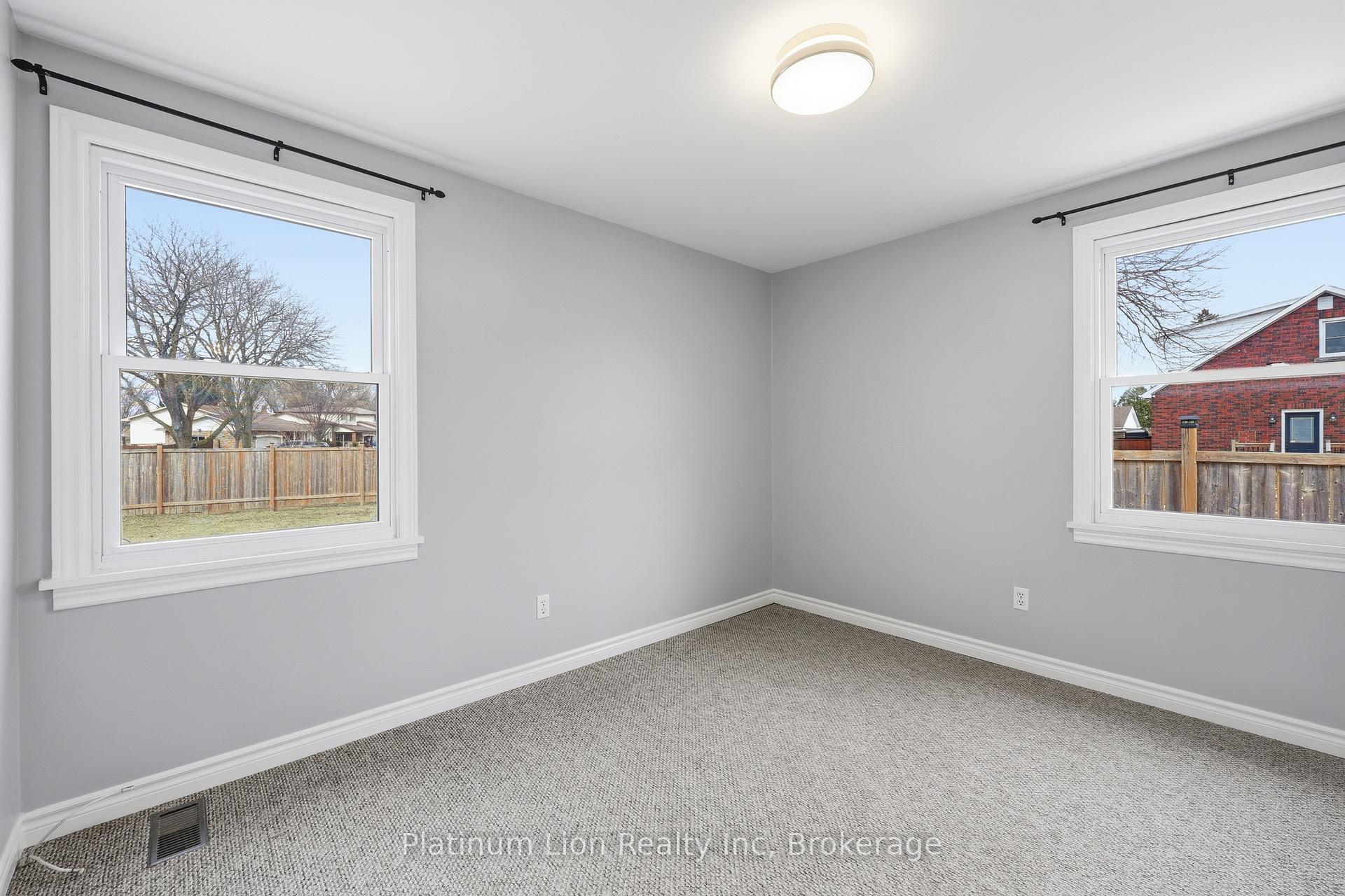 Photo 15 of 6581 Riall Street, Niagara Falls, Stamford — HOMEH