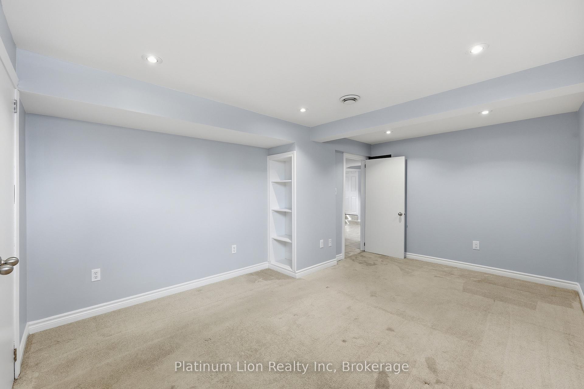 Photo 23 of 6581 Riall Street, Niagara Falls, Stamford — HOMEH