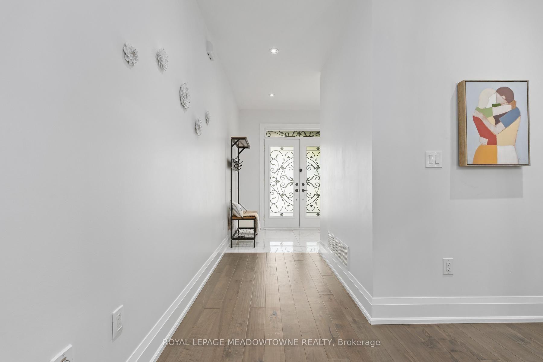 Photo 6 of 17 Ontario Street, Halton Hills, Georgetown — HOMEH