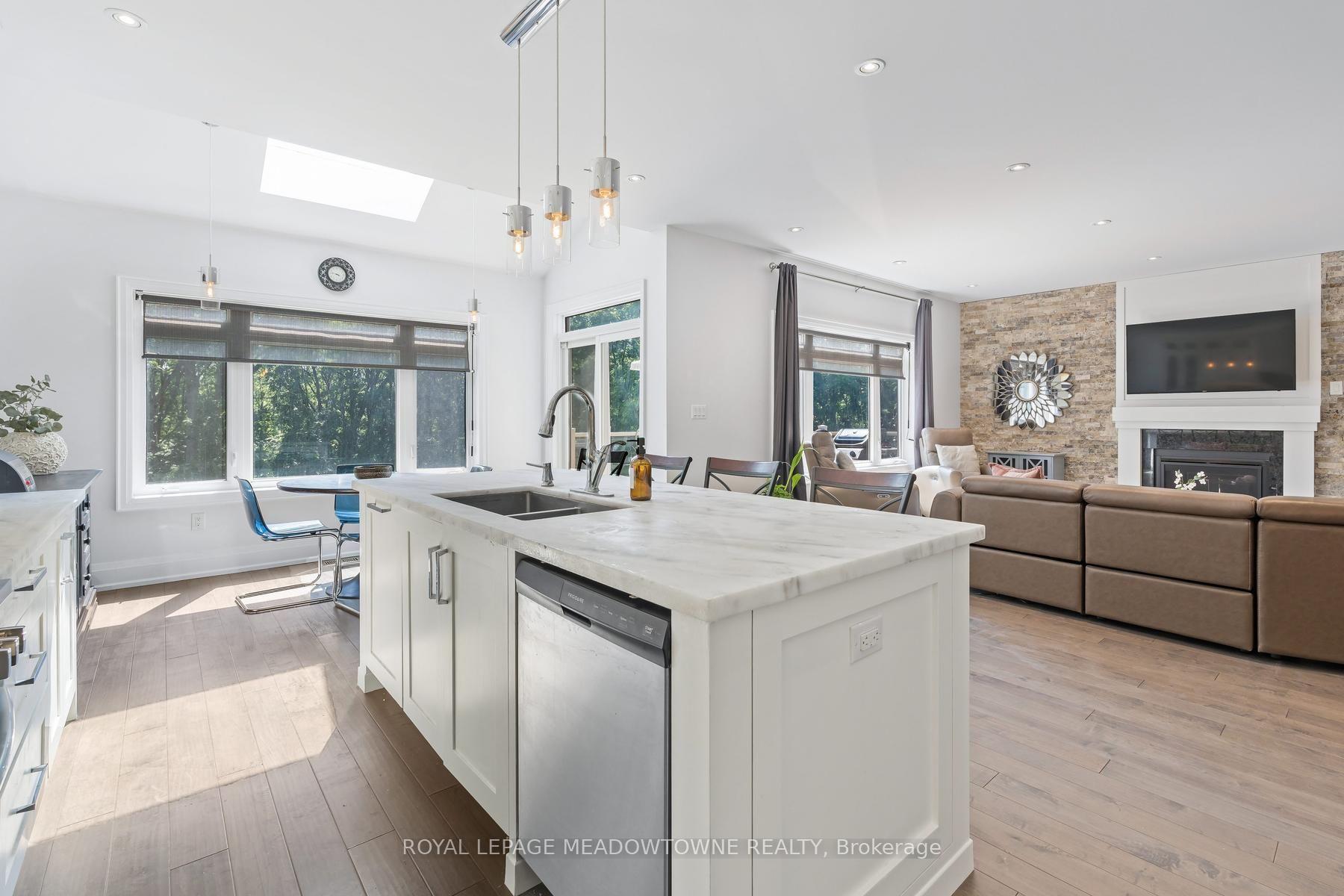 Photo 15 of 17 Ontario Street, Halton Hills, Georgetown — HOMEH