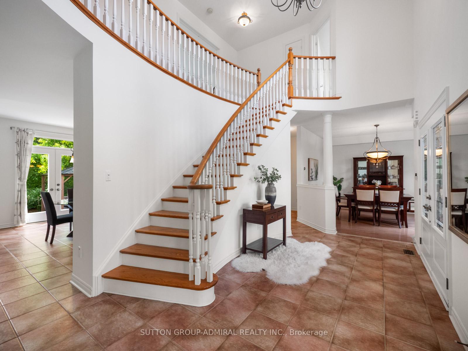 Photo 2 of 37 Nevada Crescent, Vaughan, Rural Vaughan — HOMEH