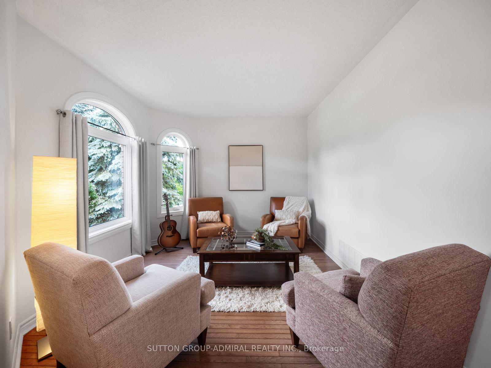 Photo 6 of 37 Nevada Crescent, Vaughan, Rural Vaughan — HOMEH
