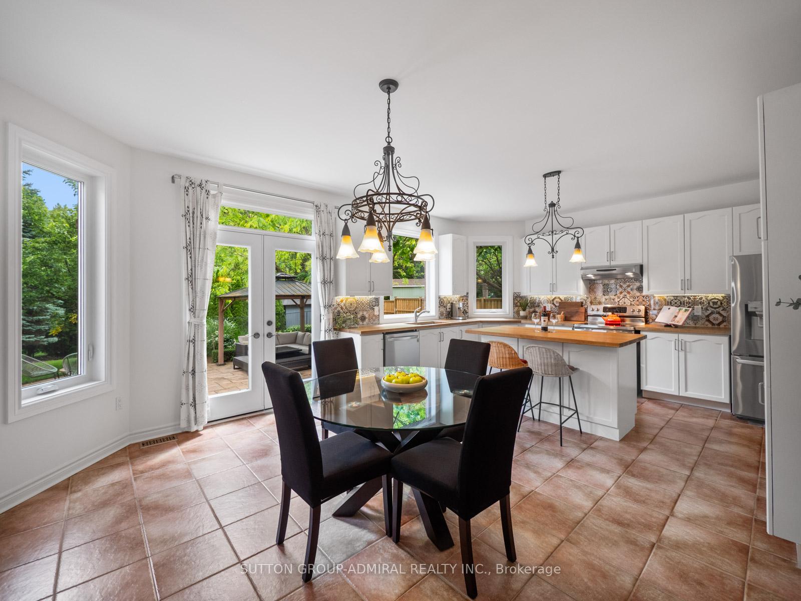 Photo 8 of 37 Nevada Crescent, Vaughan, Rural Vaughan — HOMEH
