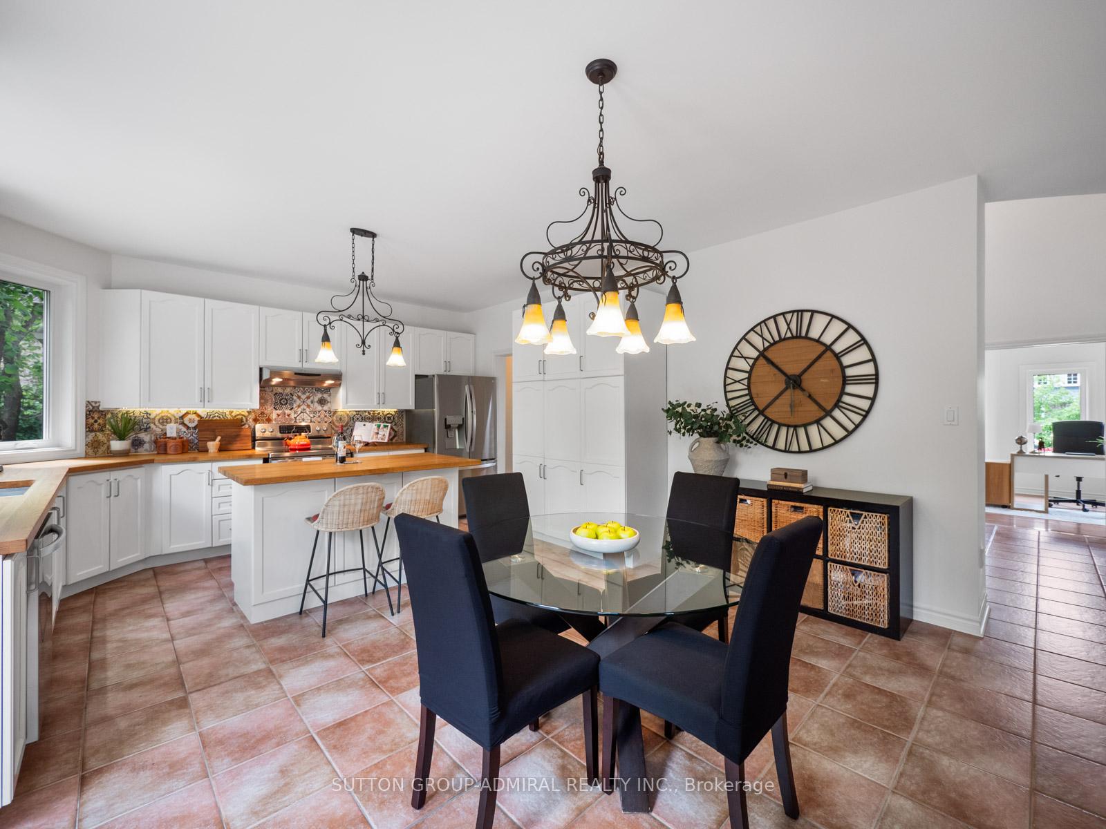 Photo 9 of 37 Nevada Crescent, Vaughan, Rural Vaughan — HOMEH