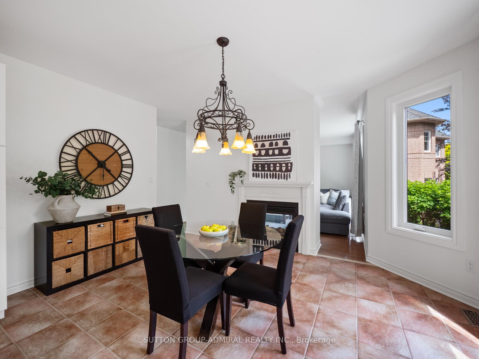 Photo 10 of 37 Nevada Crescent, Vaughan, Rural Vaughan — HOMEH