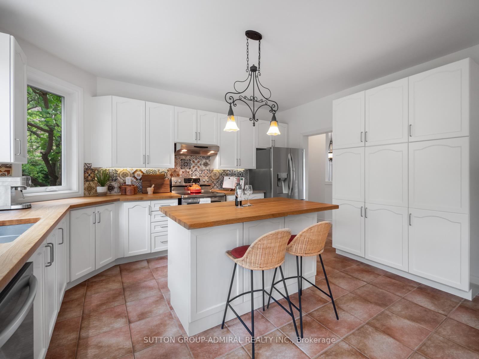 Photo 12 of 37 Nevada Crescent, Vaughan, Rural Vaughan — HOMEH