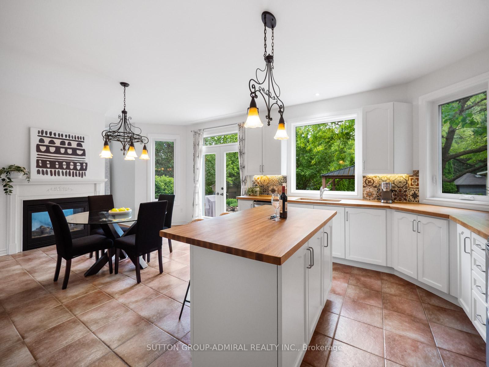 Photo 14 of 37 Nevada Crescent, Vaughan, Rural Vaughan — HOMEH