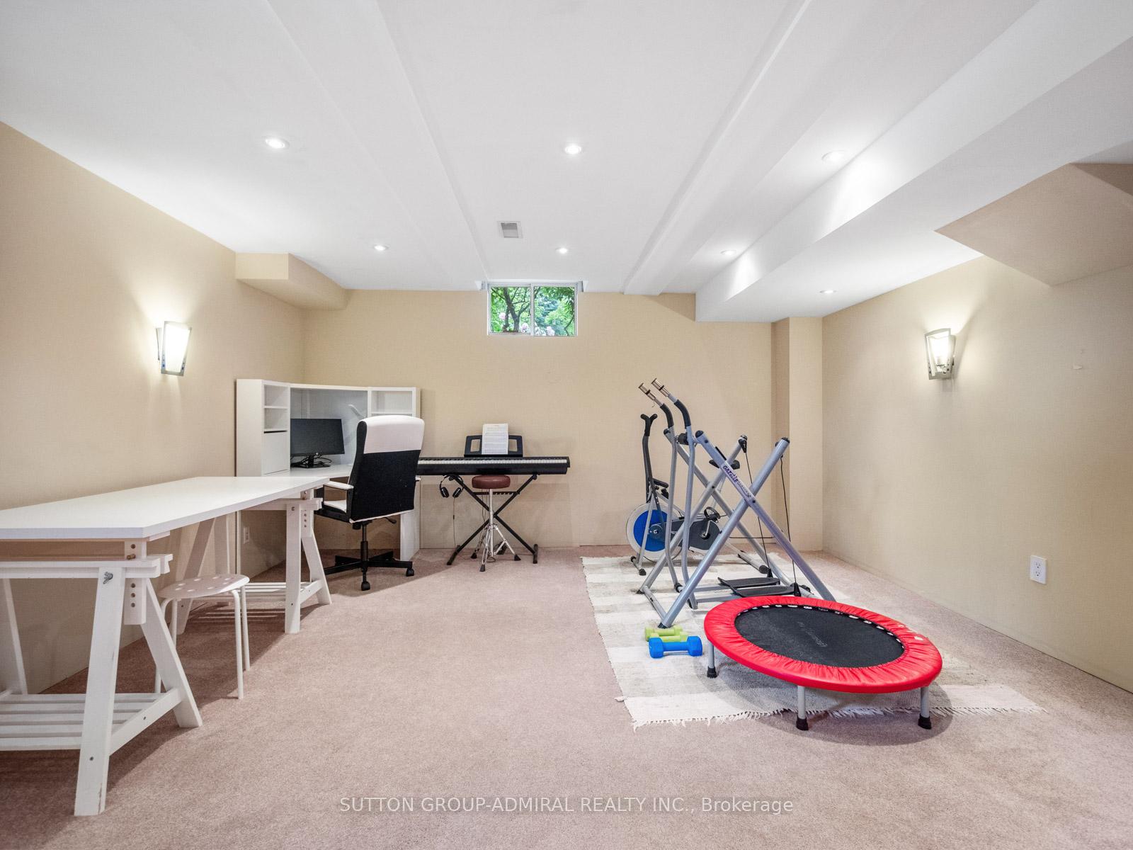 Photo 33 of 37 Nevada Crescent, Vaughan, Rural Vaughan — HOMEH