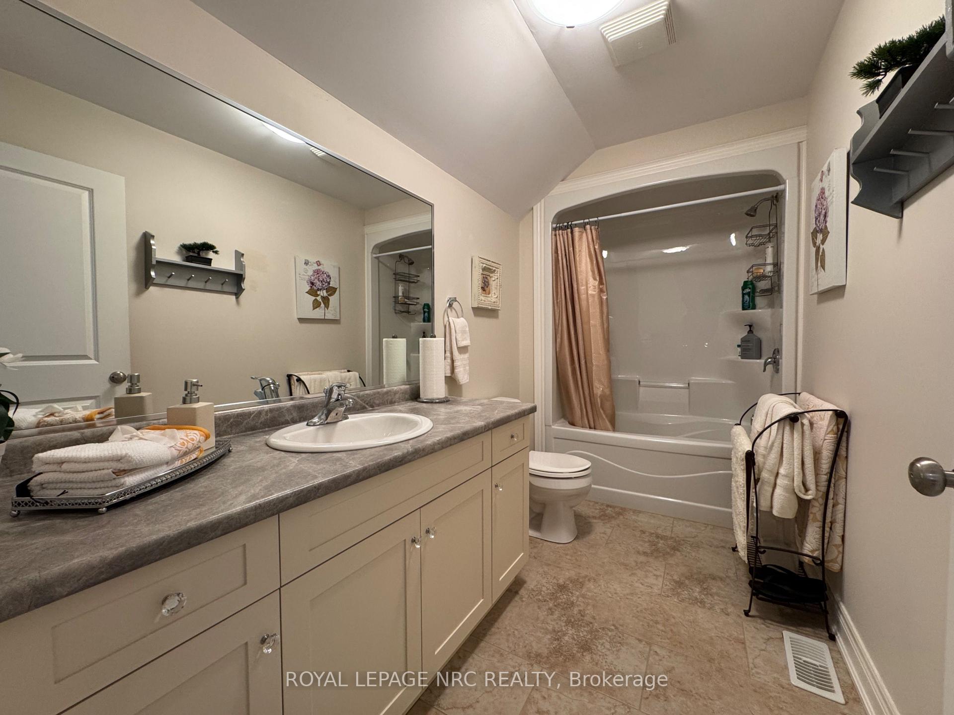 Photo 16 of Unit 2, 6186 Dorchester Road, Niagara Falls, Dorchester — HOMEH