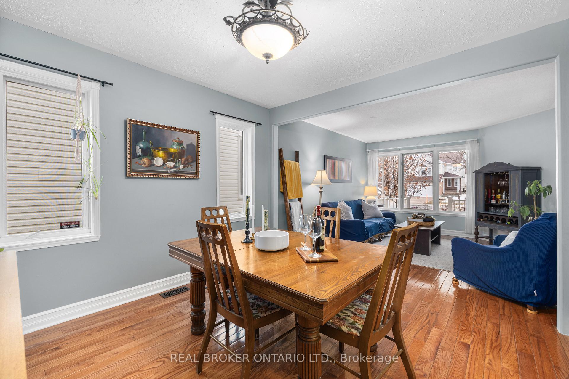 Photo 11 of 1981 Orchardview Avenue, Ottawa, Fallingbrook/Gardenway South — HOMEH