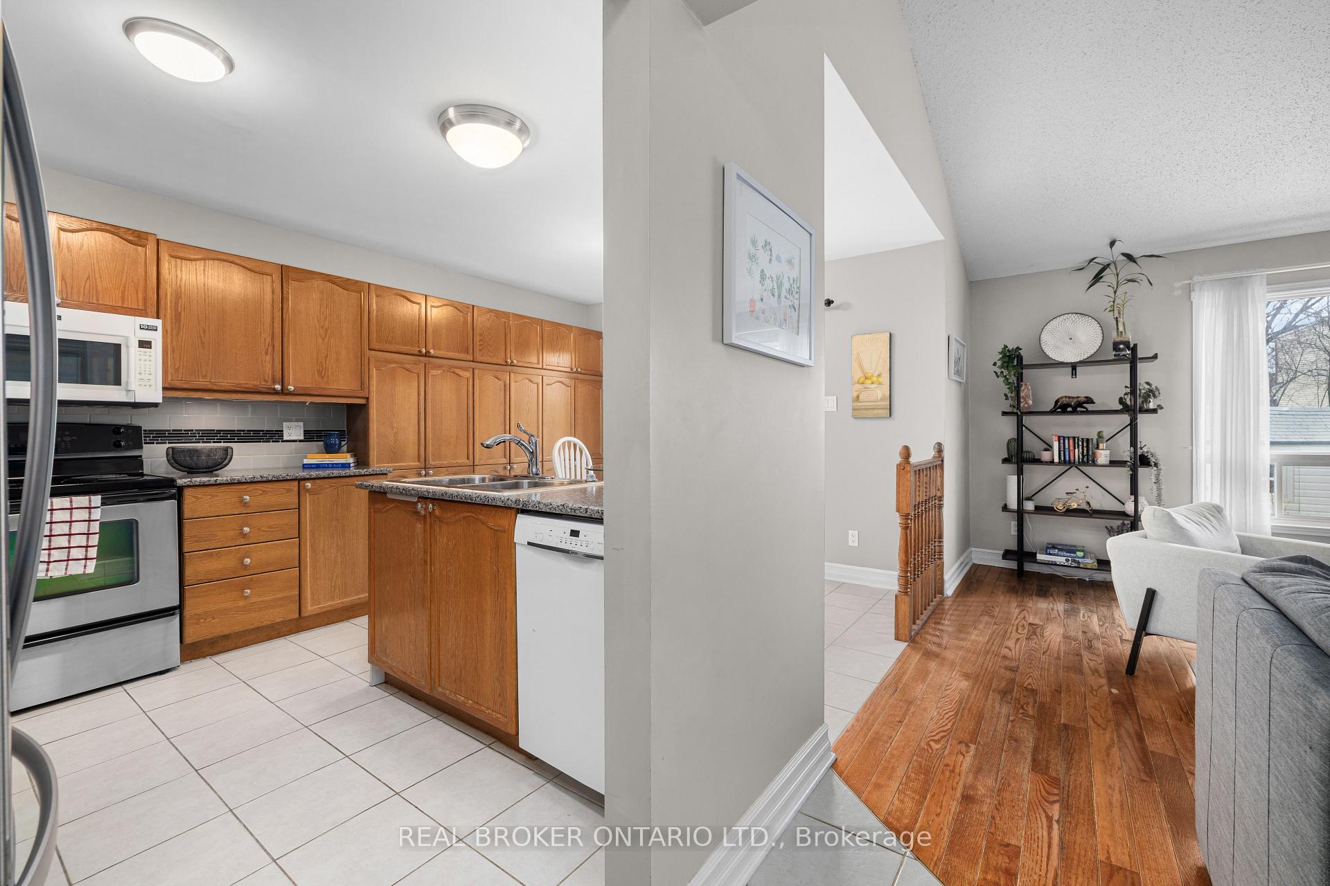 Photo 12 of 1981 Orchardview Avenue, Ottawa, Fallingbrook/Gardenway South — HOMEH