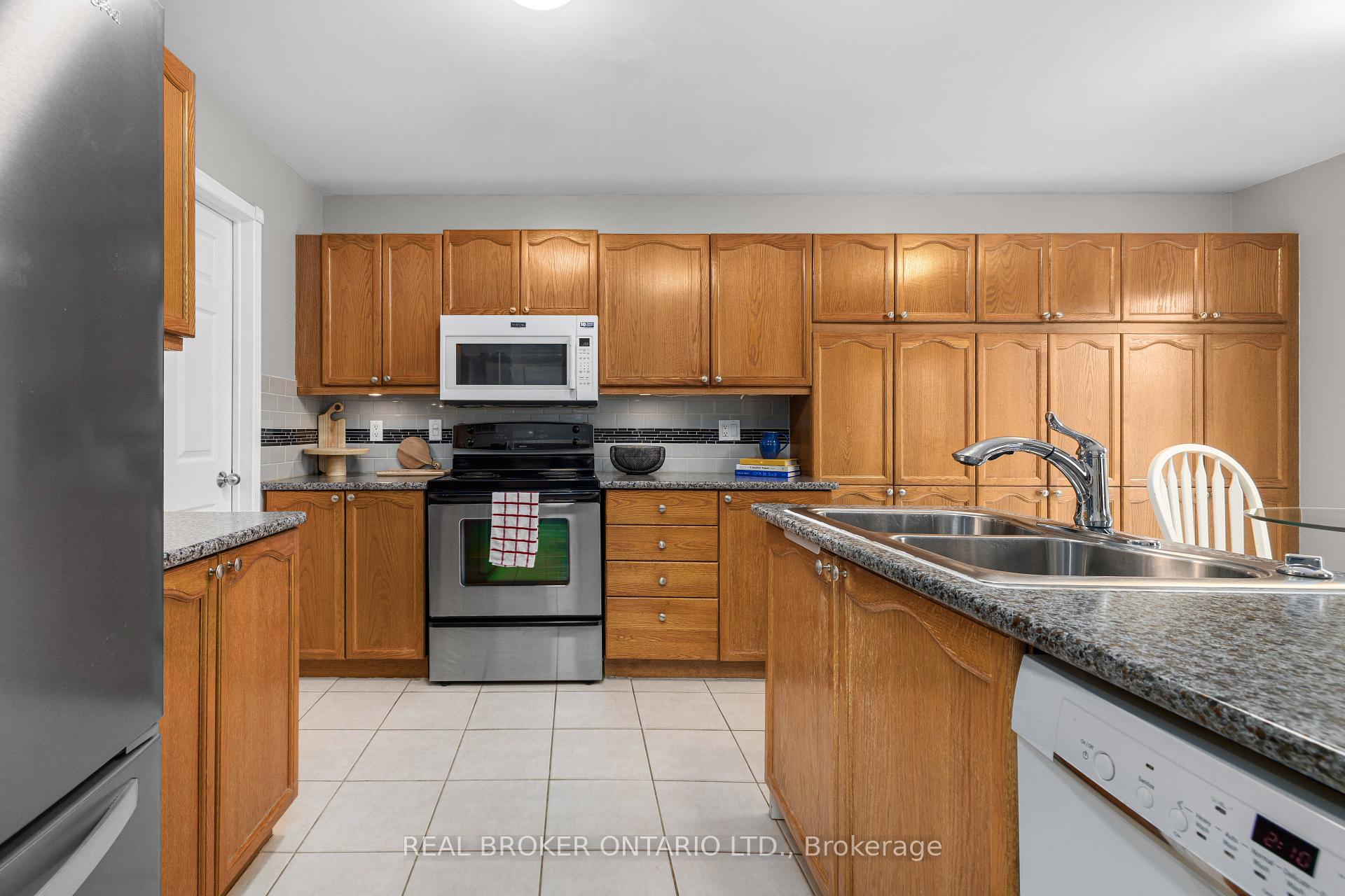 Photo 13 of 1981 Orchardview Avenue, Ottawa, Fallingbrook/Gardenway South — HOMEH