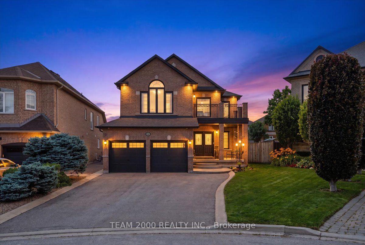 Photo 1 of 26 Crown Crescent, Vaughan, Sonoma Heights — HOMEH