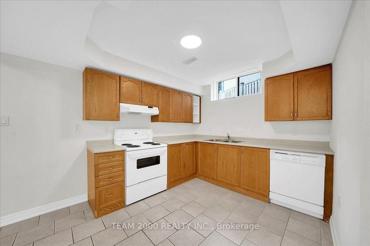 Photo 31 of 26 Crown Crescent, Vaughan, Sonoma Heights — HOMEH