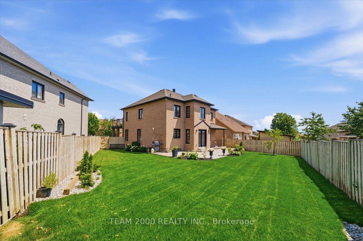 Photo 37 of 26 Crown Crescent, Vaughan, Sonoma Heights — HOMEH