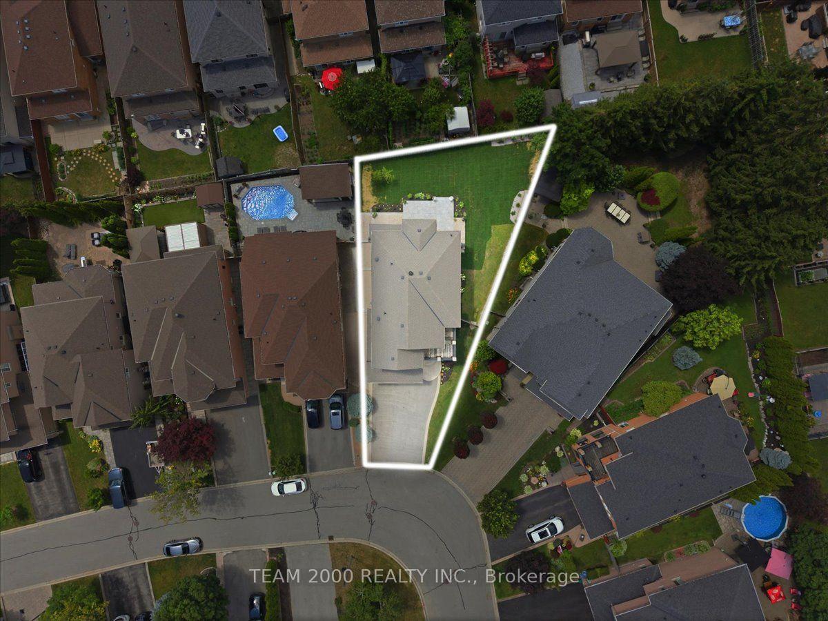 Photo 46 of 26 Crown Crescent, Vaughan, Sonoma Heights — HOMEH