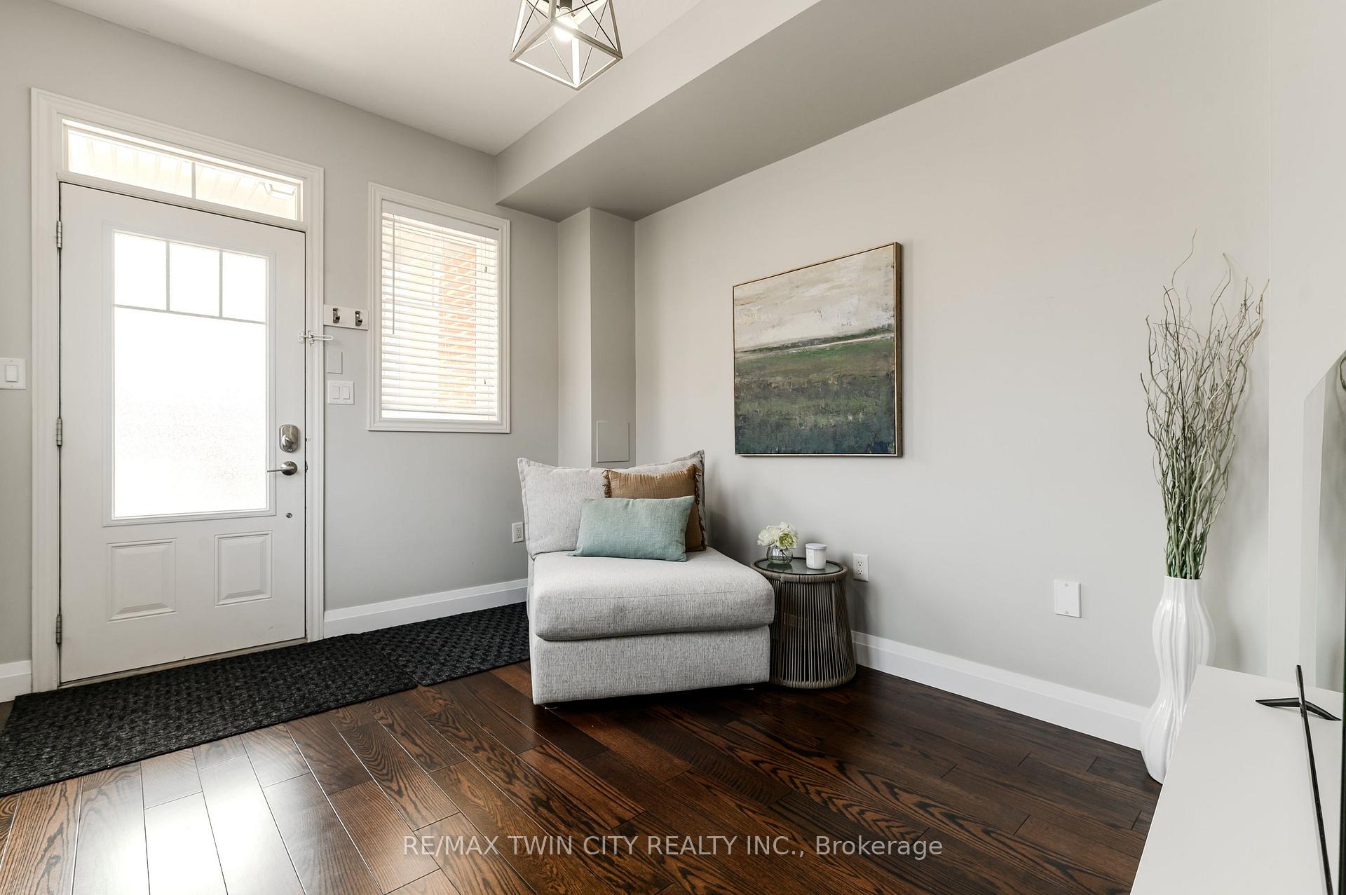 Photo 3 of 310 Fall Fair Way, Hamilton, Binbrook — HOMEH