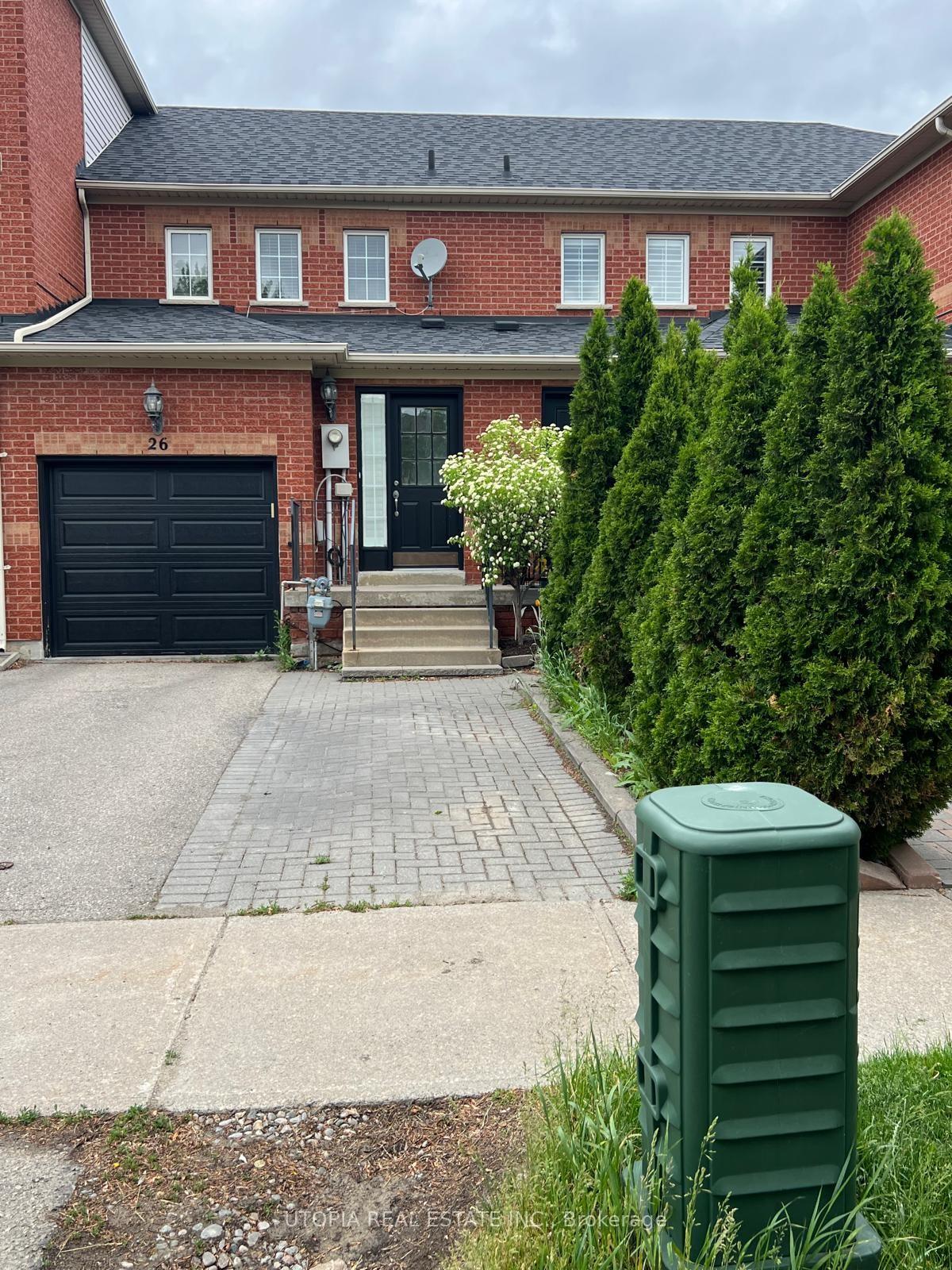 Photo 1 of 26 Lucena Crescent, Vaughan, Maple — HOMEH