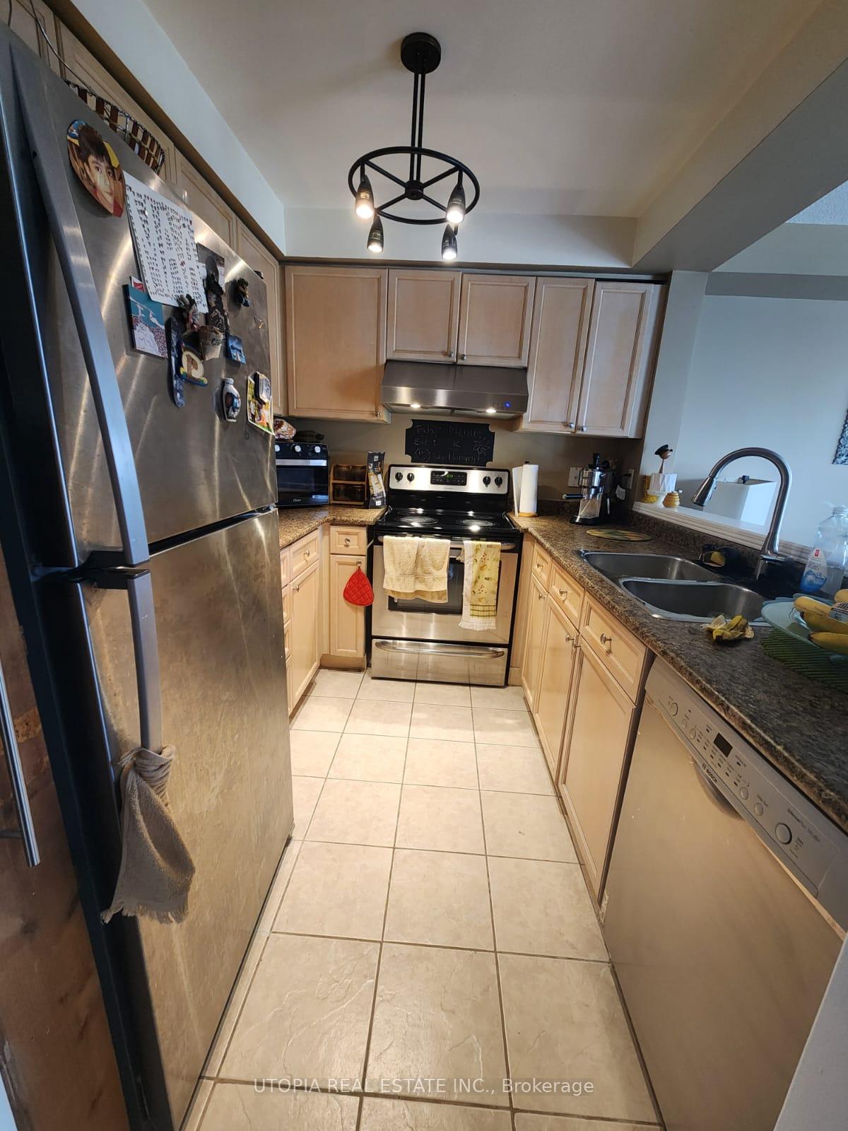 Photo 6 of 26 Lucena Crescent, Vaughan, Maple — HOMEH