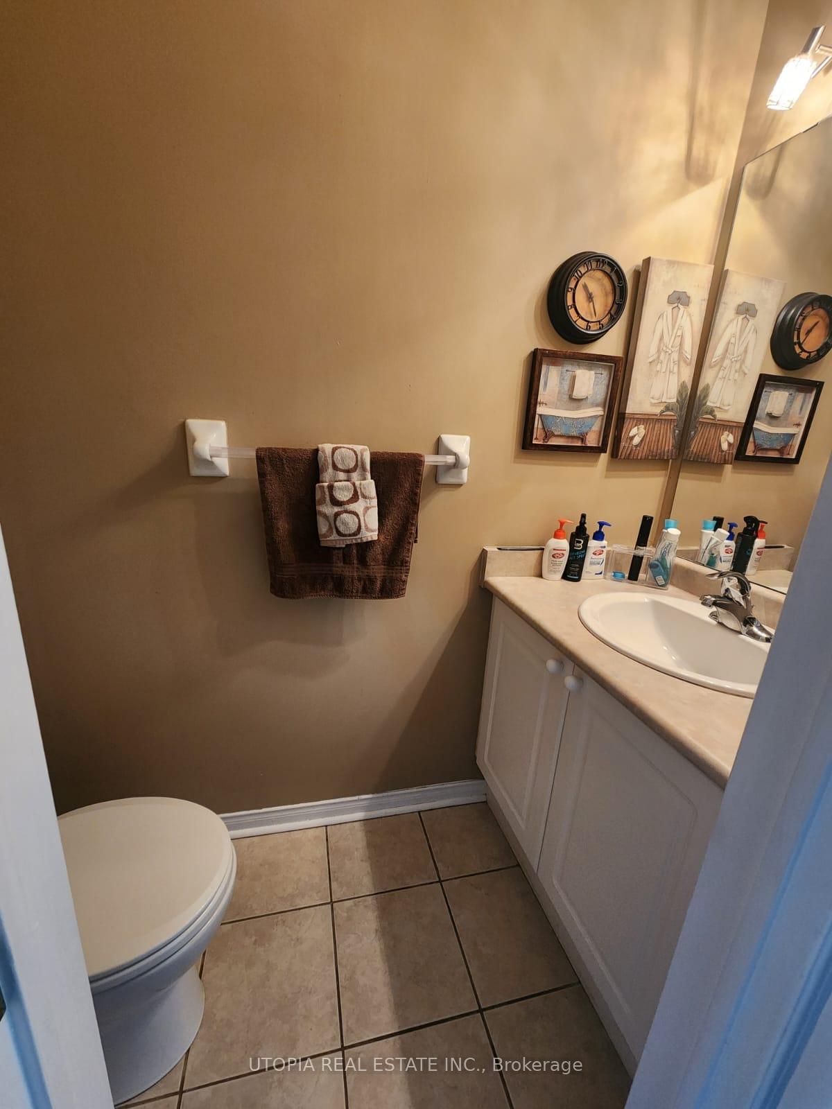 Photo 8 of 26 Lucena Crescent, Vaughan, Maple — HOMEH