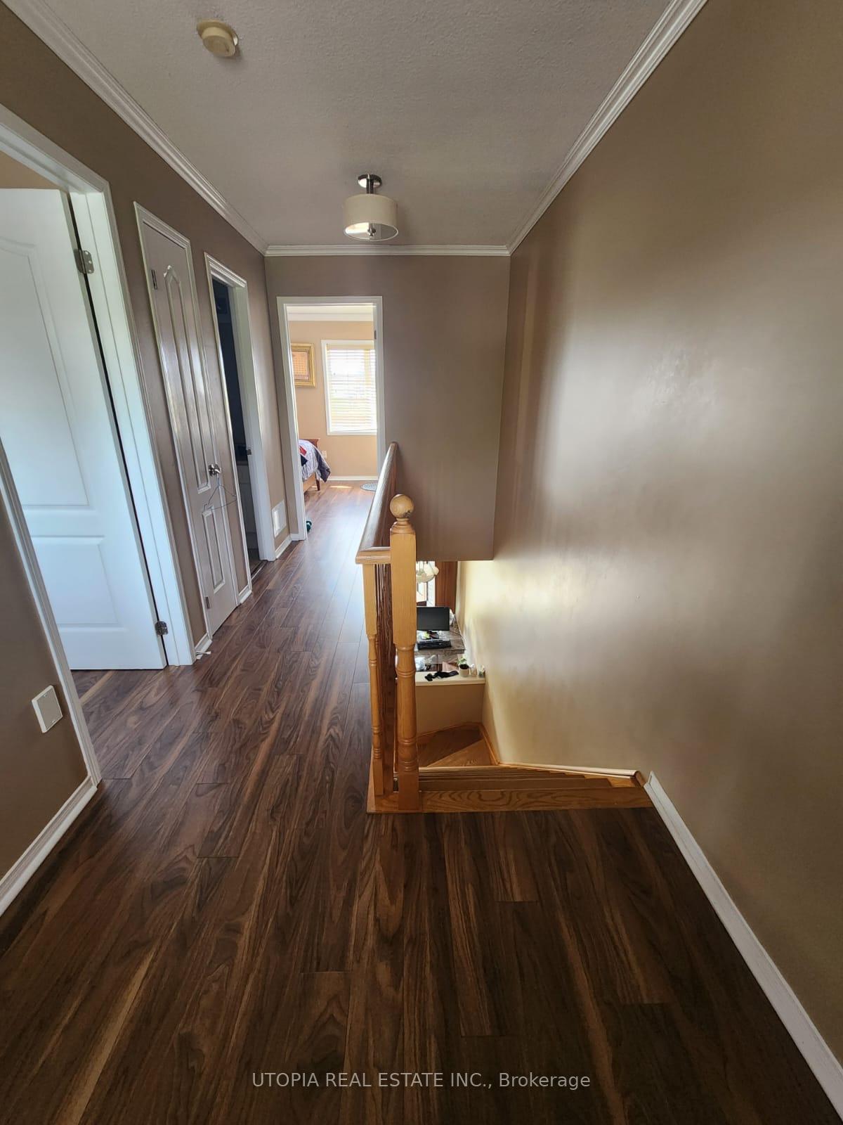 Photo 10 of 26 Lucena Crescent, Vaughan, Maple — HOMEH