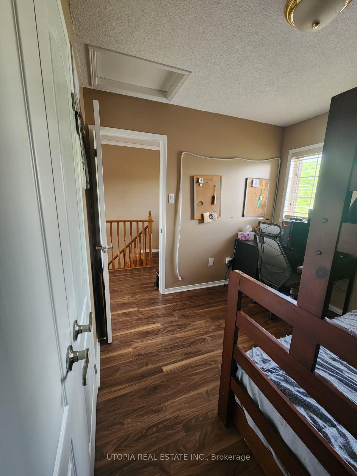 Photo 12 of 26 Lucena Crescent, Vaughan, Maple — HOMEH