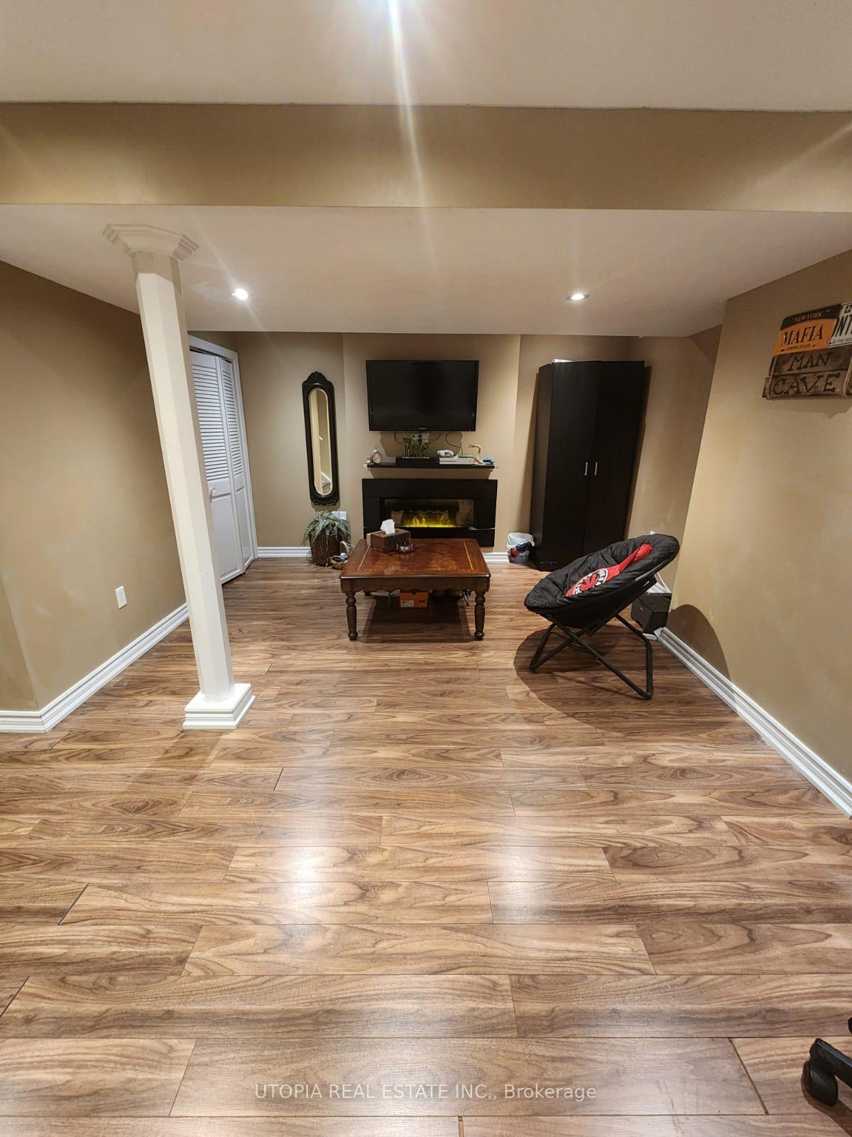 Photo 20 of 26 Lucena Crescent, Vaughan, Maple — HOMEH