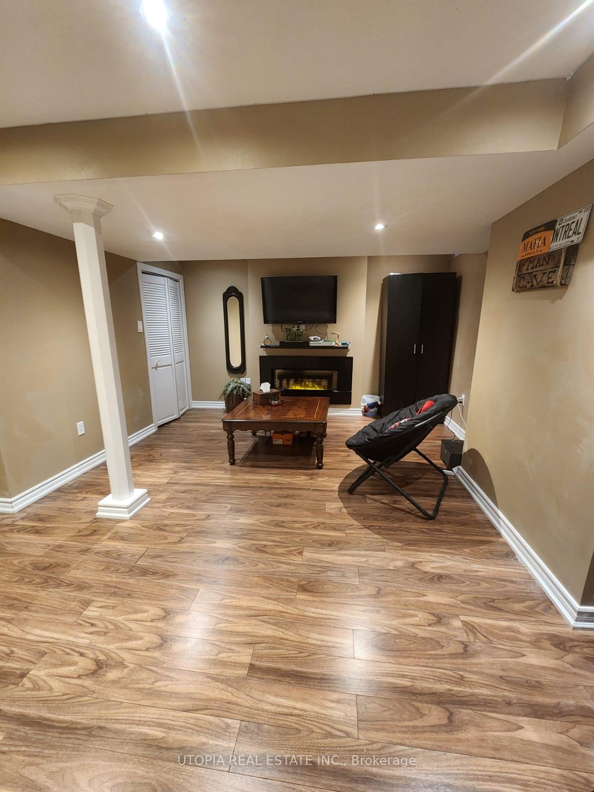 Photo 22 of 26 Lucena Crescent, Vaughan, Maple — HOMEH