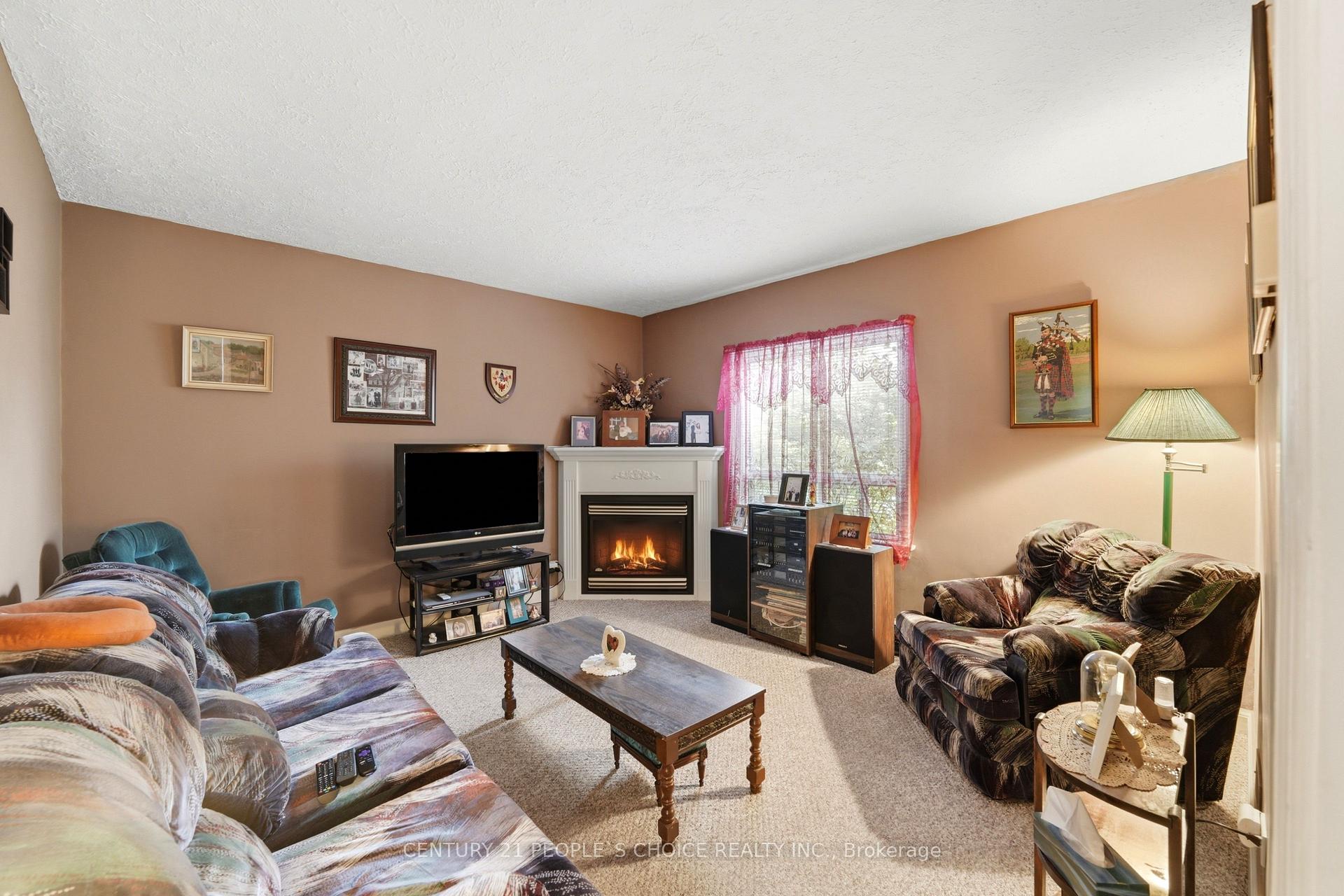 Photo 7 of 104 Grenfell Street, Oshawa, Vanier — HOMEH