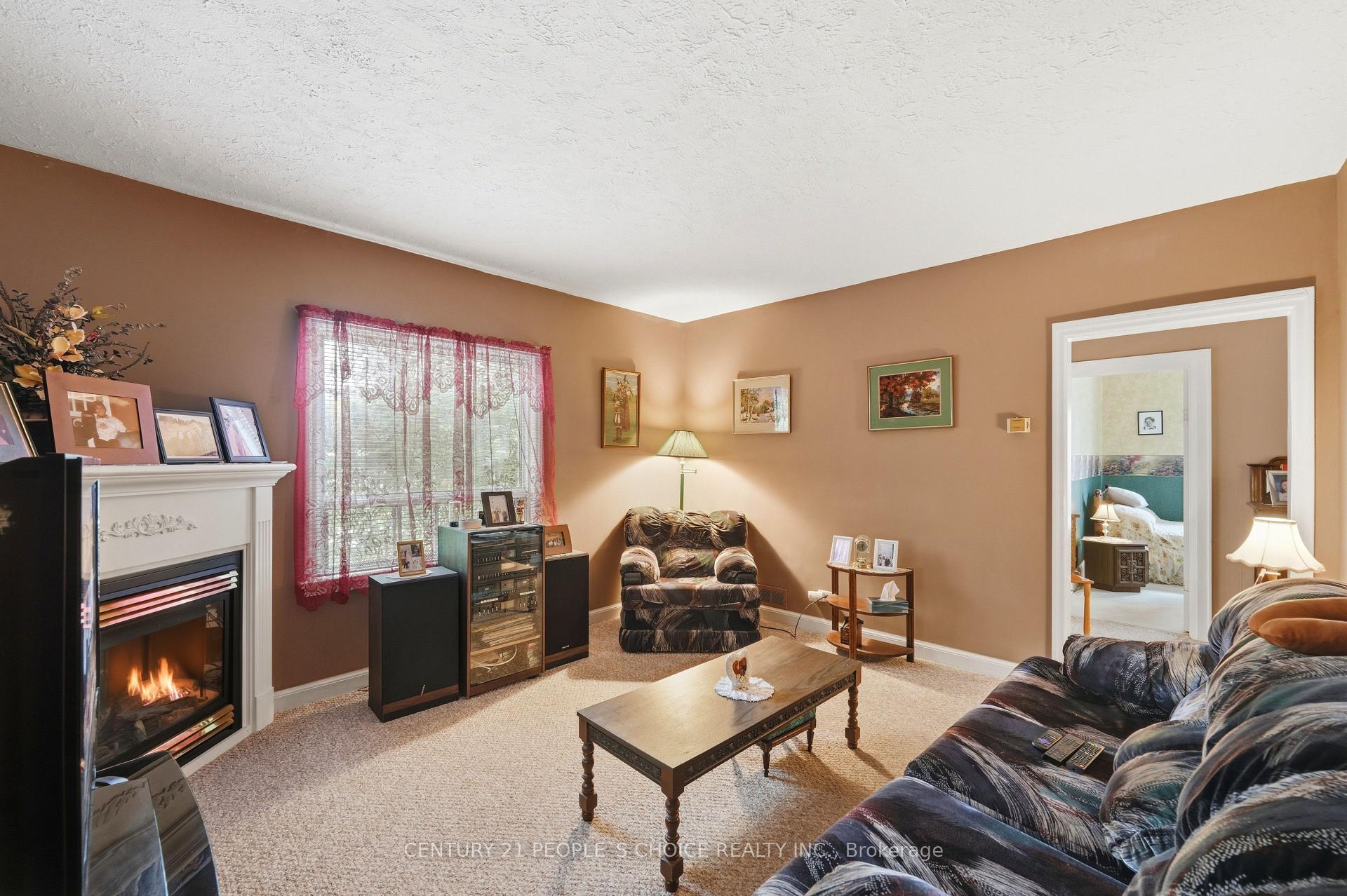 Photo 9 of 104 Grenfell Street, Oshawa, Vanier — HOMEH