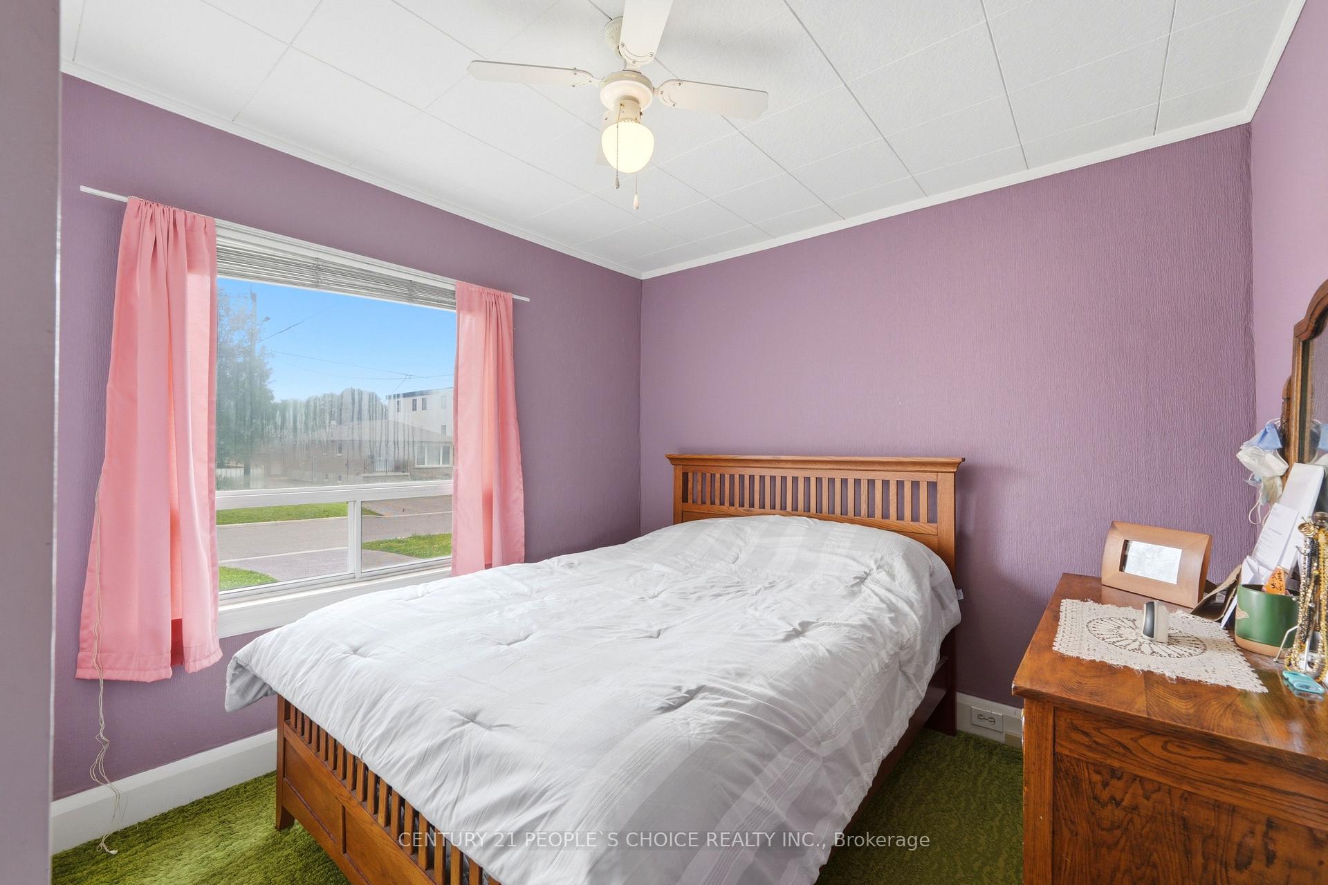 Photo 16 of 104 Grenfell Street, Oshawa, Vanier — HOMEH