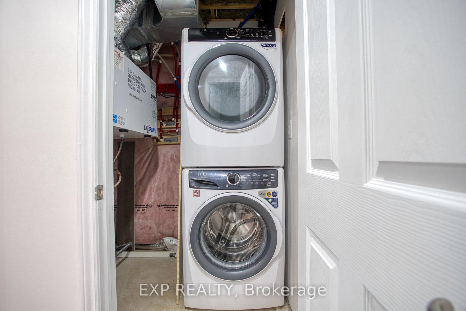 Photo 10 of 15 Riley Avenue, Pelham, Fonthill — HOMEH