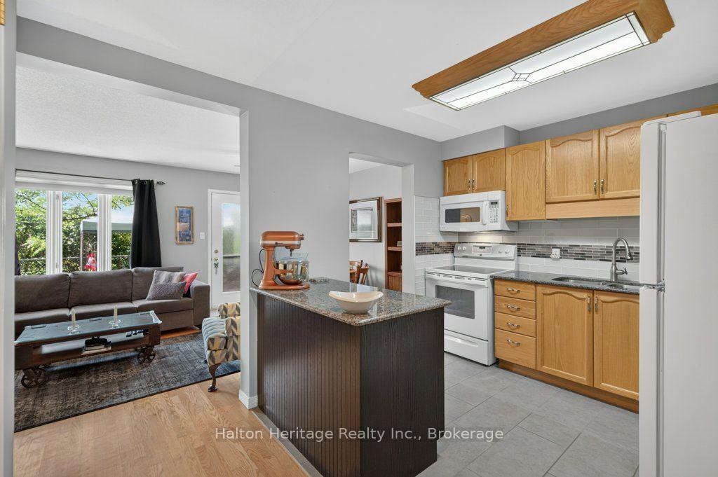 Photo 8 of Unit 47, 1889 Upper Wentworth Street, Hamilton, Allison — HOMEH