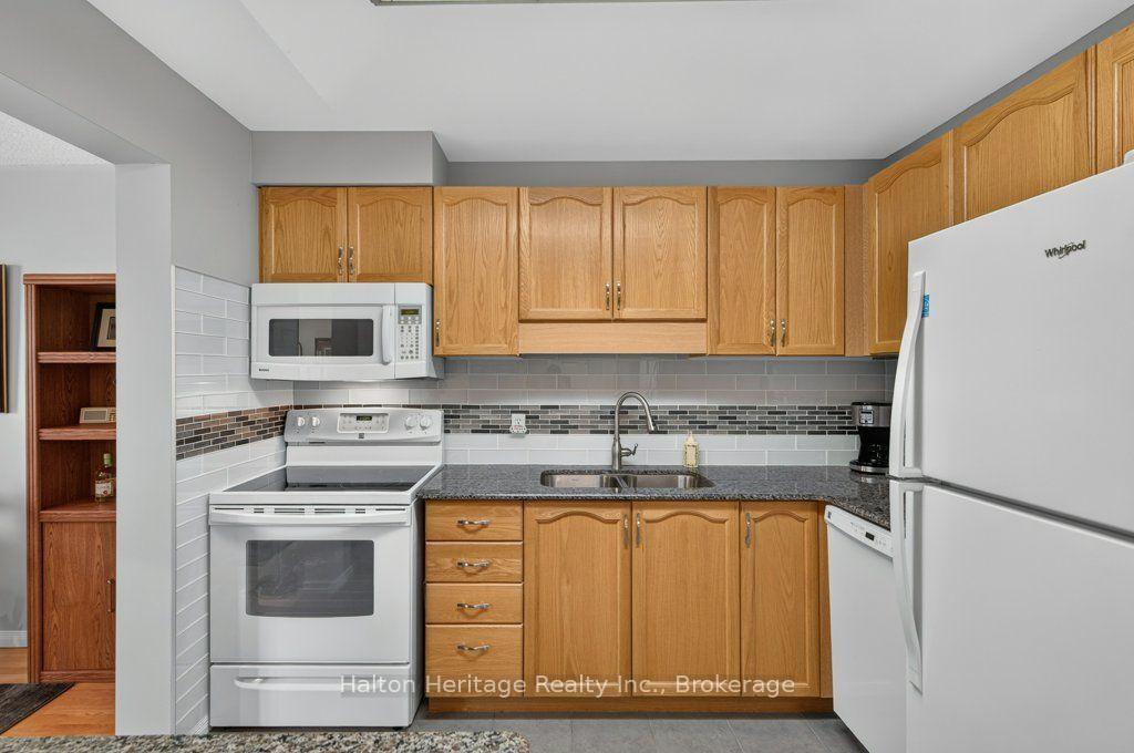 Photo 9 of Unit 47, 1889 Upper Wentworth Street, Hamilton, Allison — HOMEH