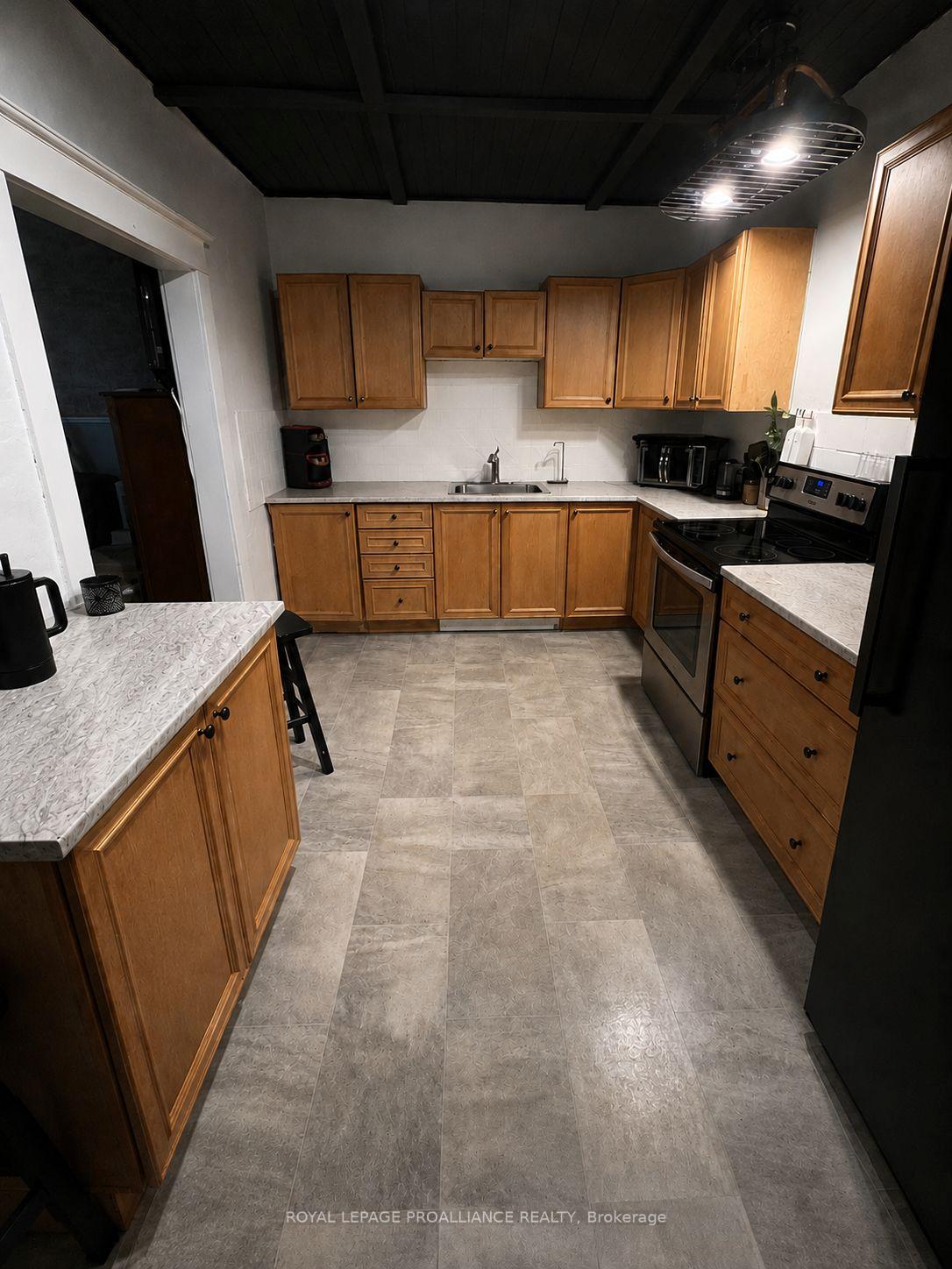 Photo 3 of 49 Crown Street, Quinte West, Trenton Ward — HOMEH