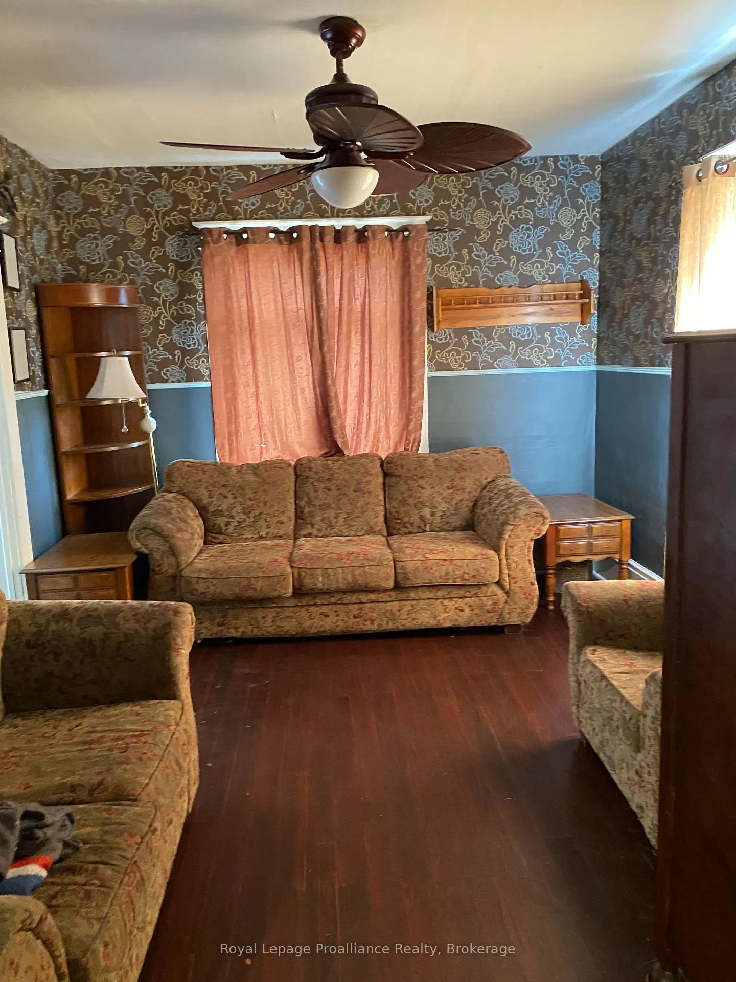Photo 5 of 49 Crown Street, Quinte West, Trenton Ward — HOMEH