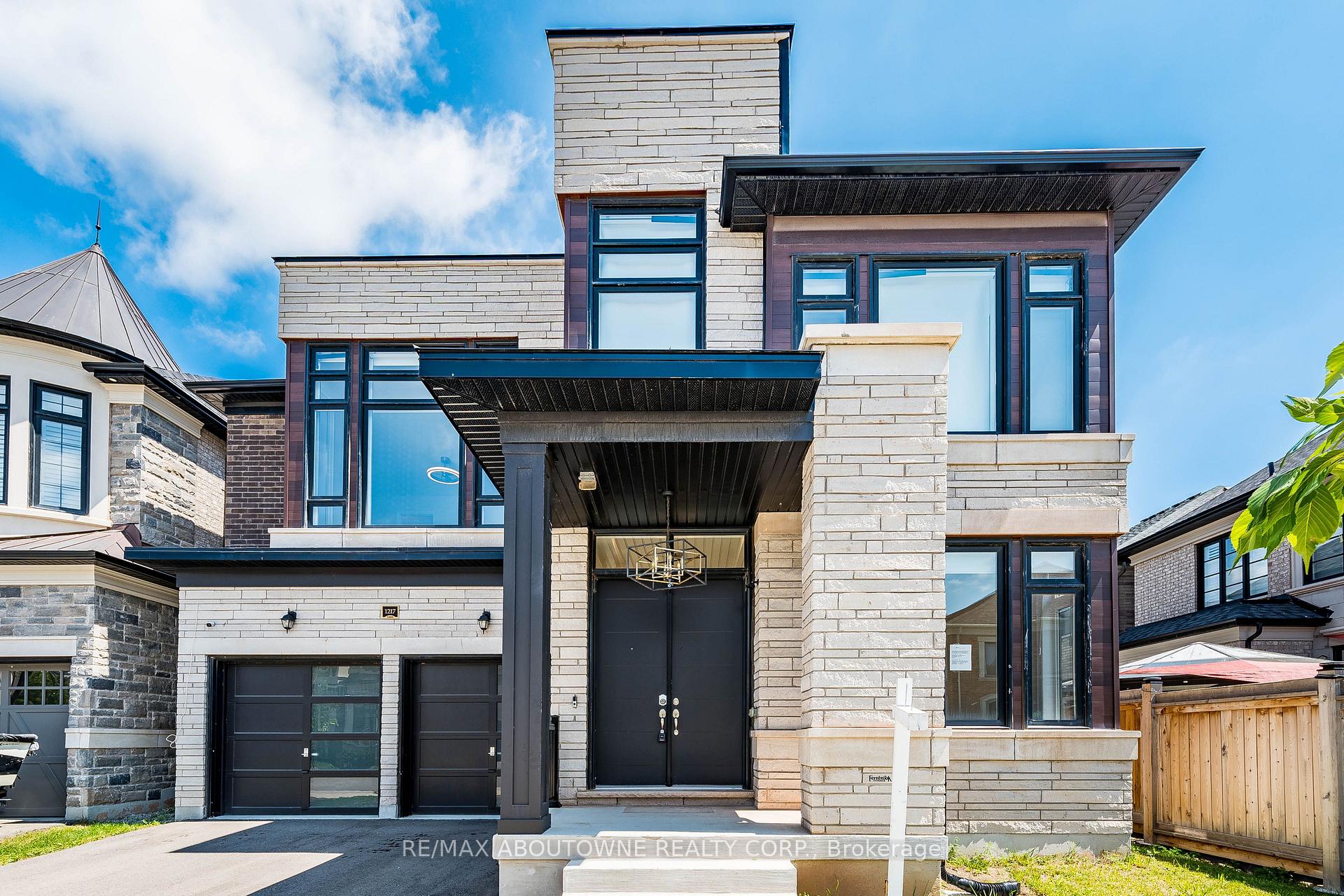 Photo 3 of 1217 Ironbridge Road, Oakville, Glen Abbey — HOMEH