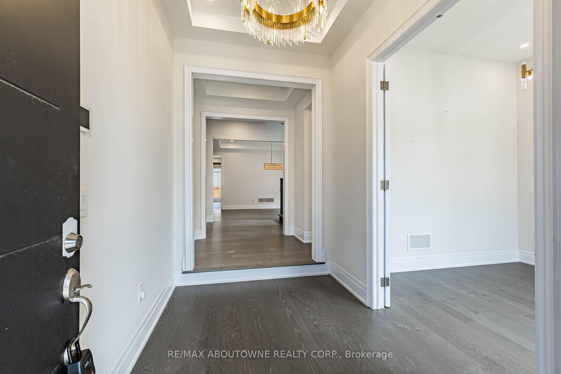 Photo 7 of 1217 Ironbridge Road, Oakville, Glen Abbey — HOMEH
