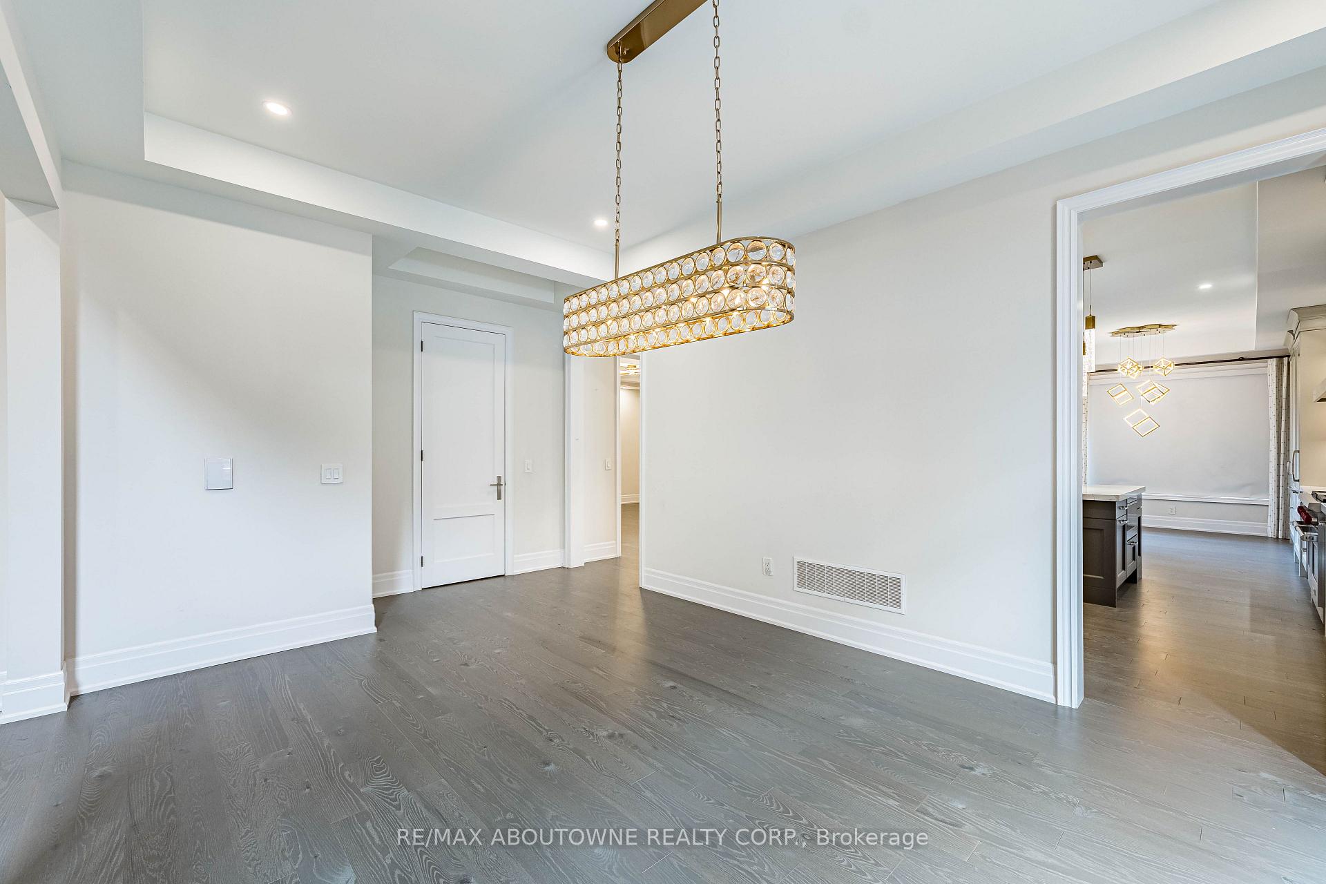 Photo 9 of 1217 Ironbridge Road, Oakville, Glen Abbey — HOMEH