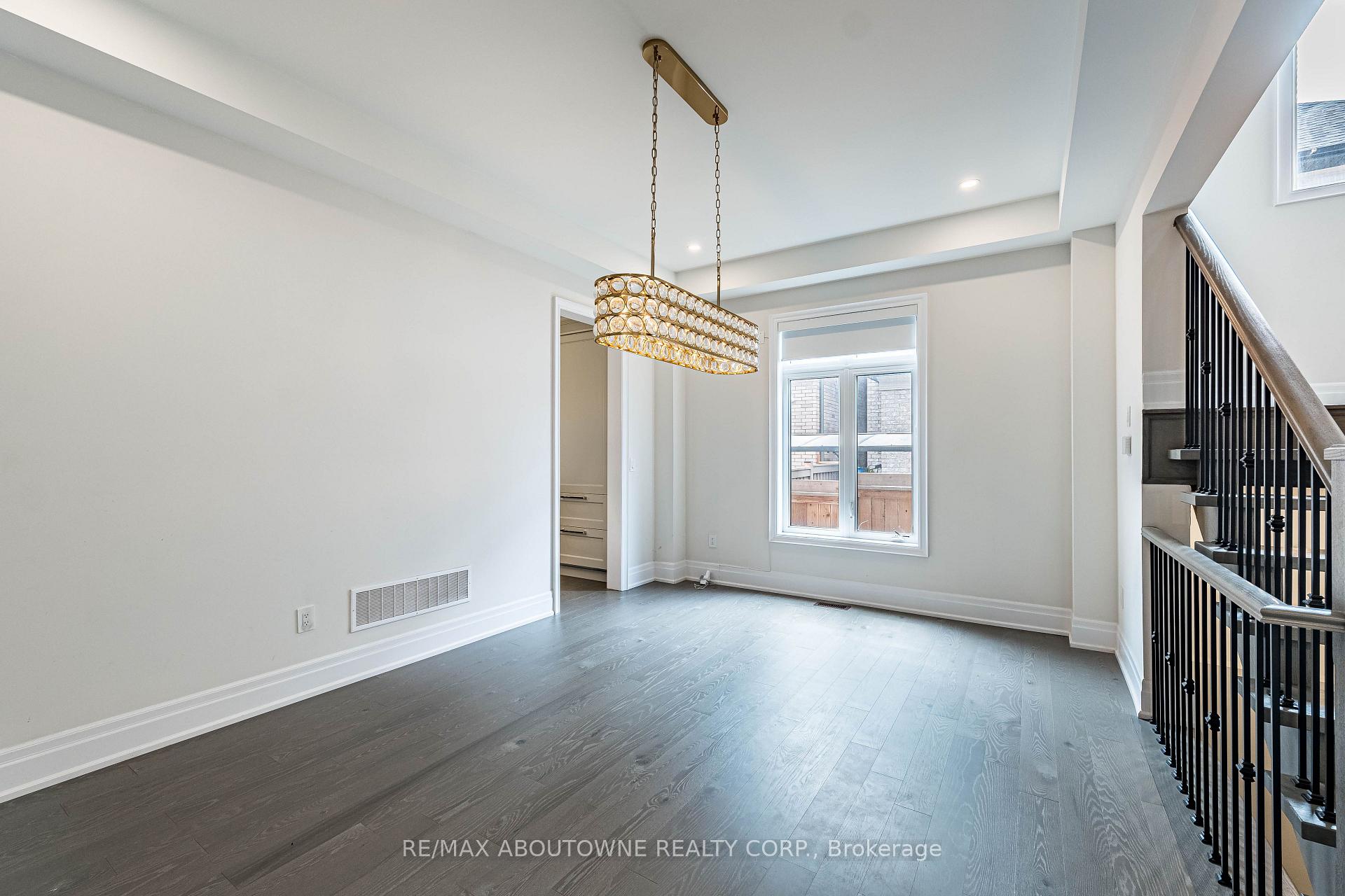Photo 10 of 1217 Ironbridge Road, Oakville, Glen Abbey — HOMEH