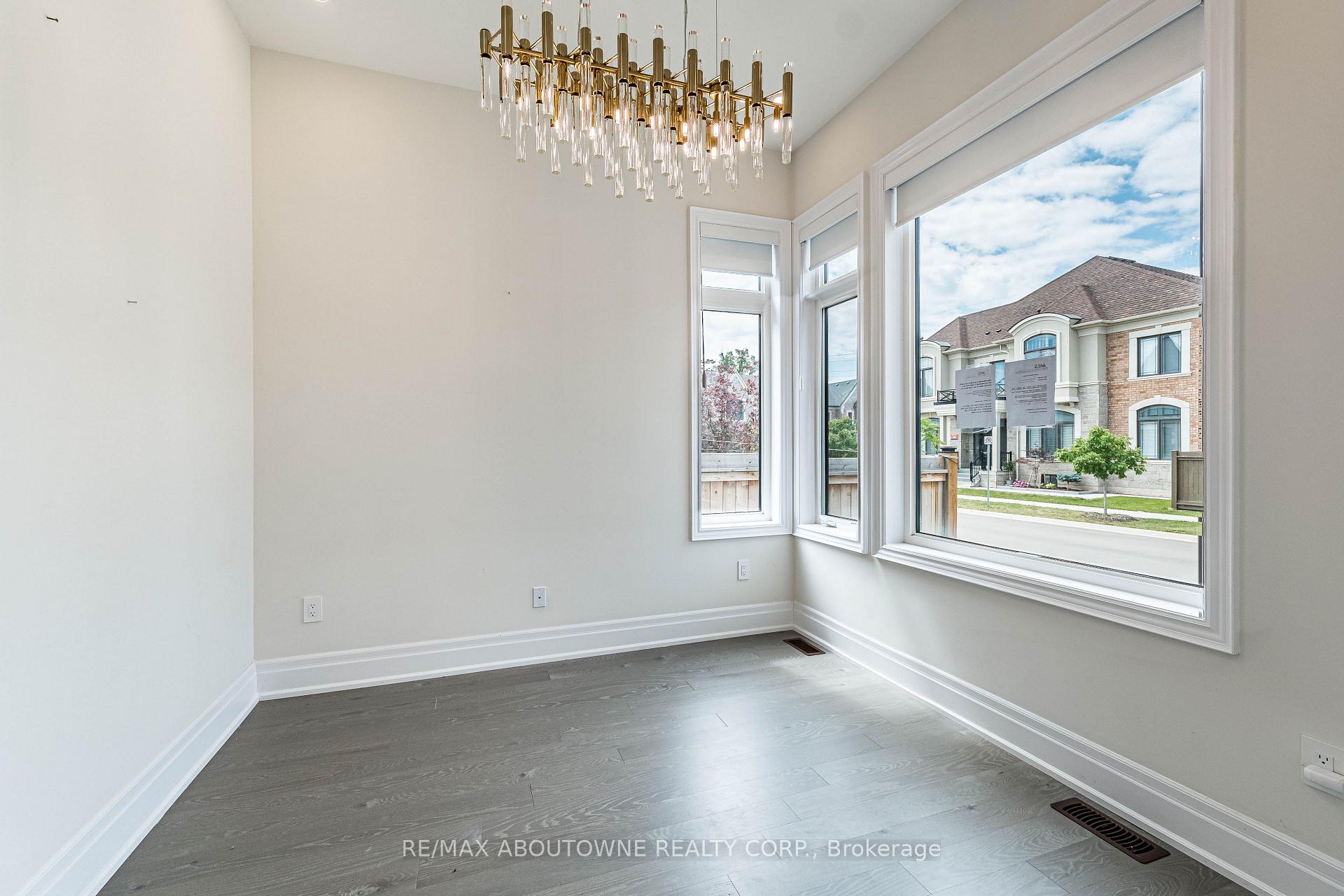 Photo 11 of 1217 Ironbridge Road, Oakville, Glen Abbey — HOMEH