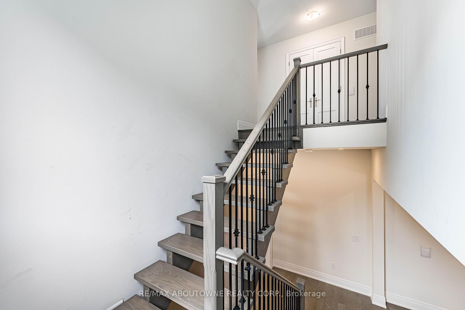 Photo 22 of 1217 Ironbridge Road, Oakville, Glen Abbey — HOMEH