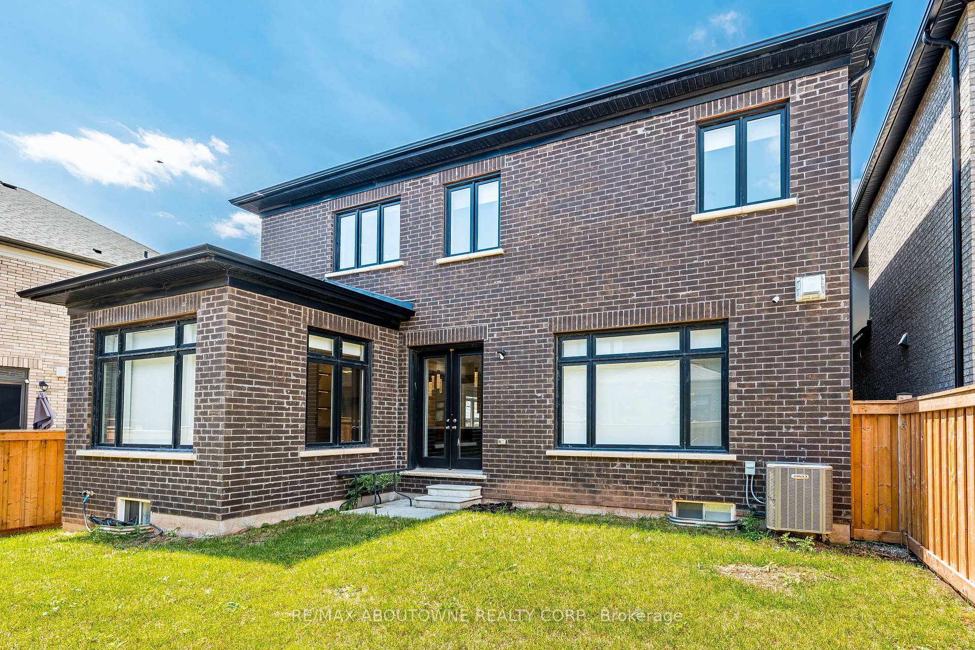 Photo 43 of 1217 Ironbridge Road, Oakville, Glen Abbey — HOMEH